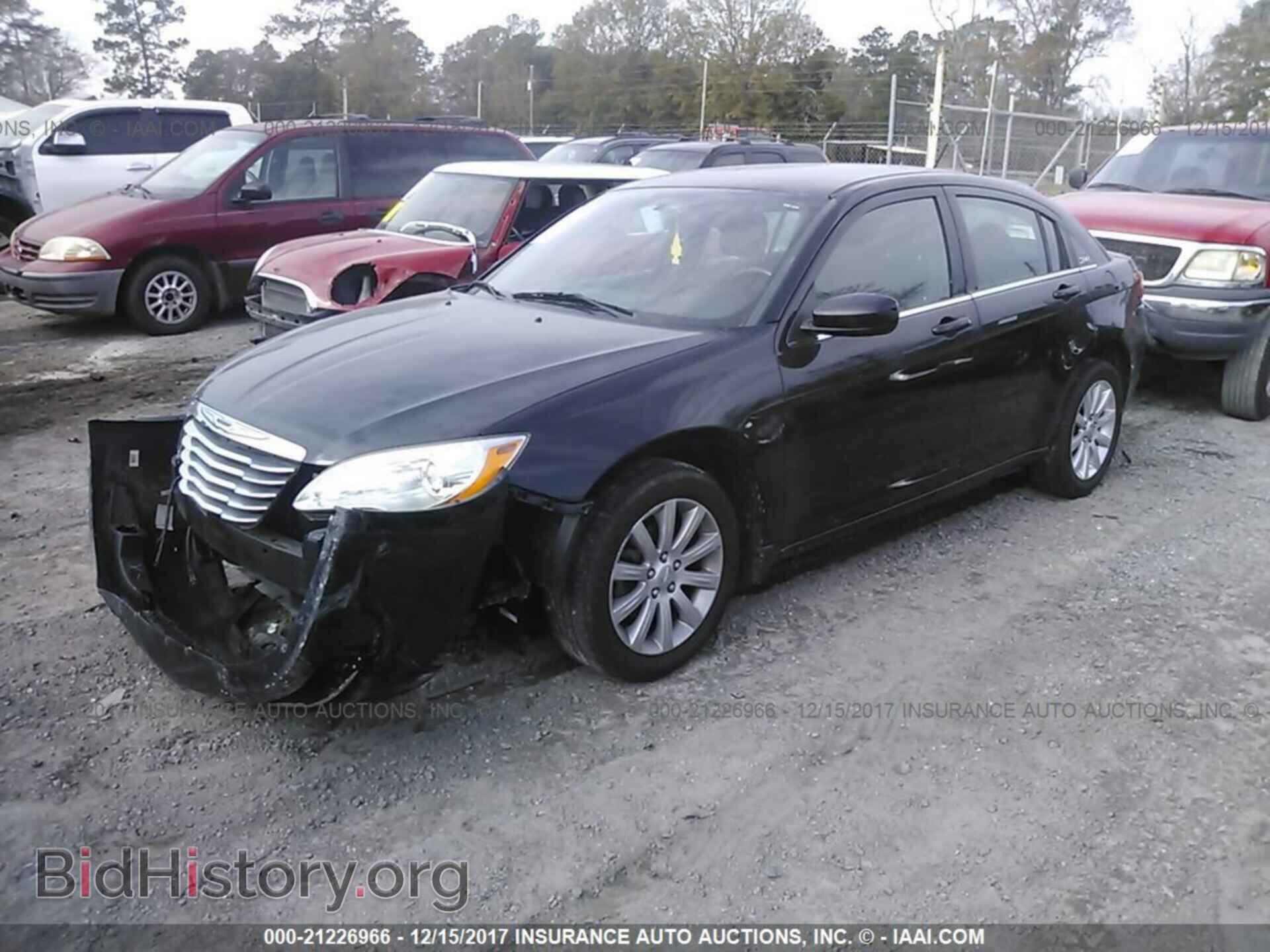 2012 Chrysler 200 - VIN: 1C3CCBBB6CN105670 - Photo 2