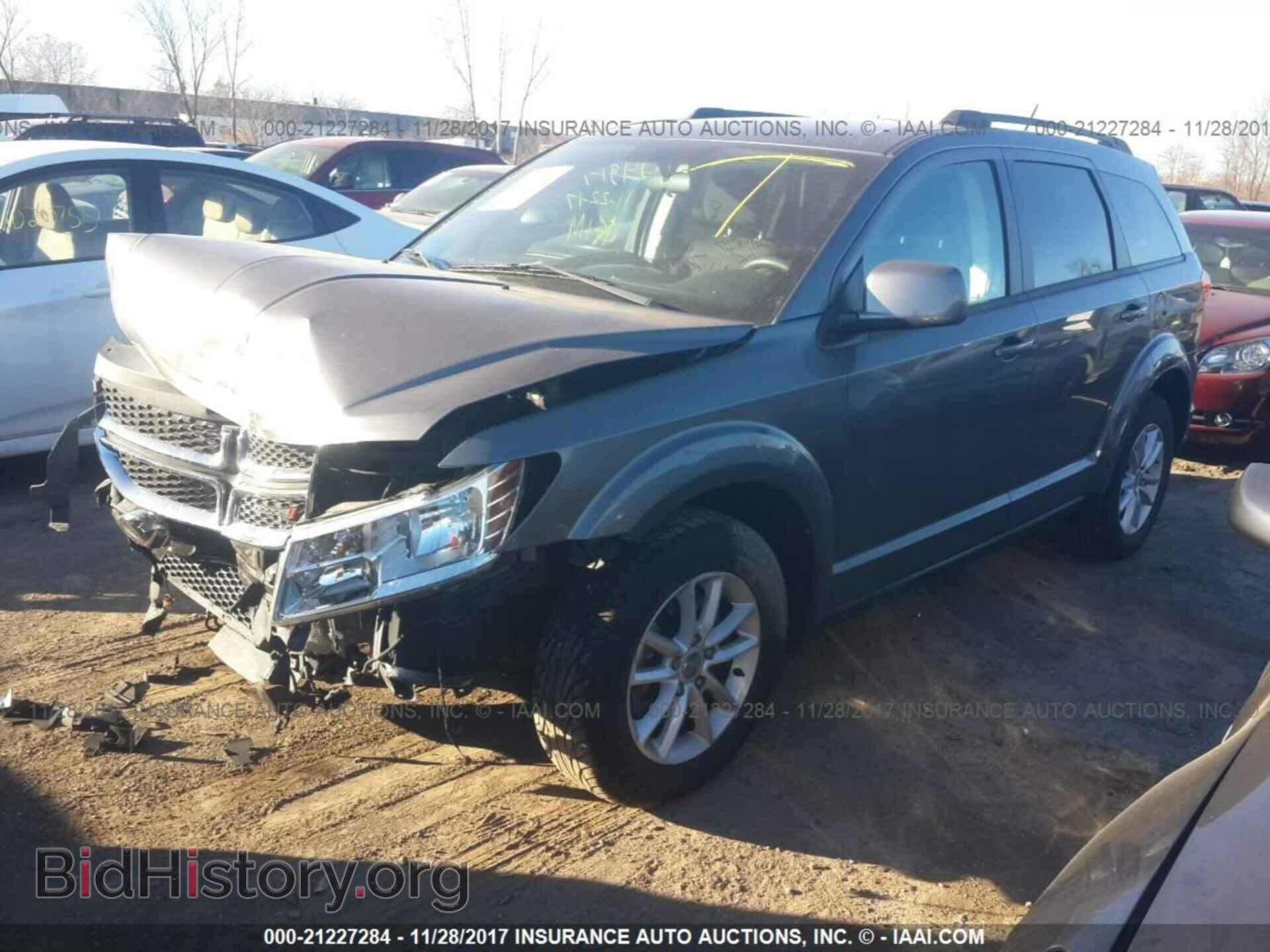 2013 Dodge Journey - VIN: 3C4PDCBB1DT532563 - Фото 2
