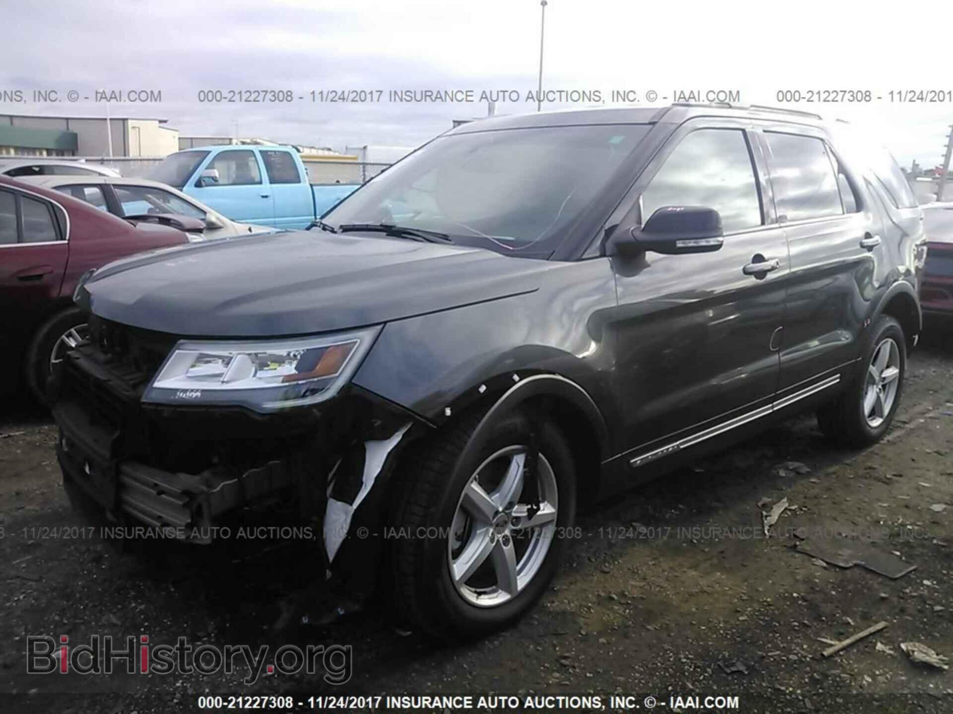 2017 Ford Explorer - VIN: 1FM5K8D88HGA67961 - Photo 2