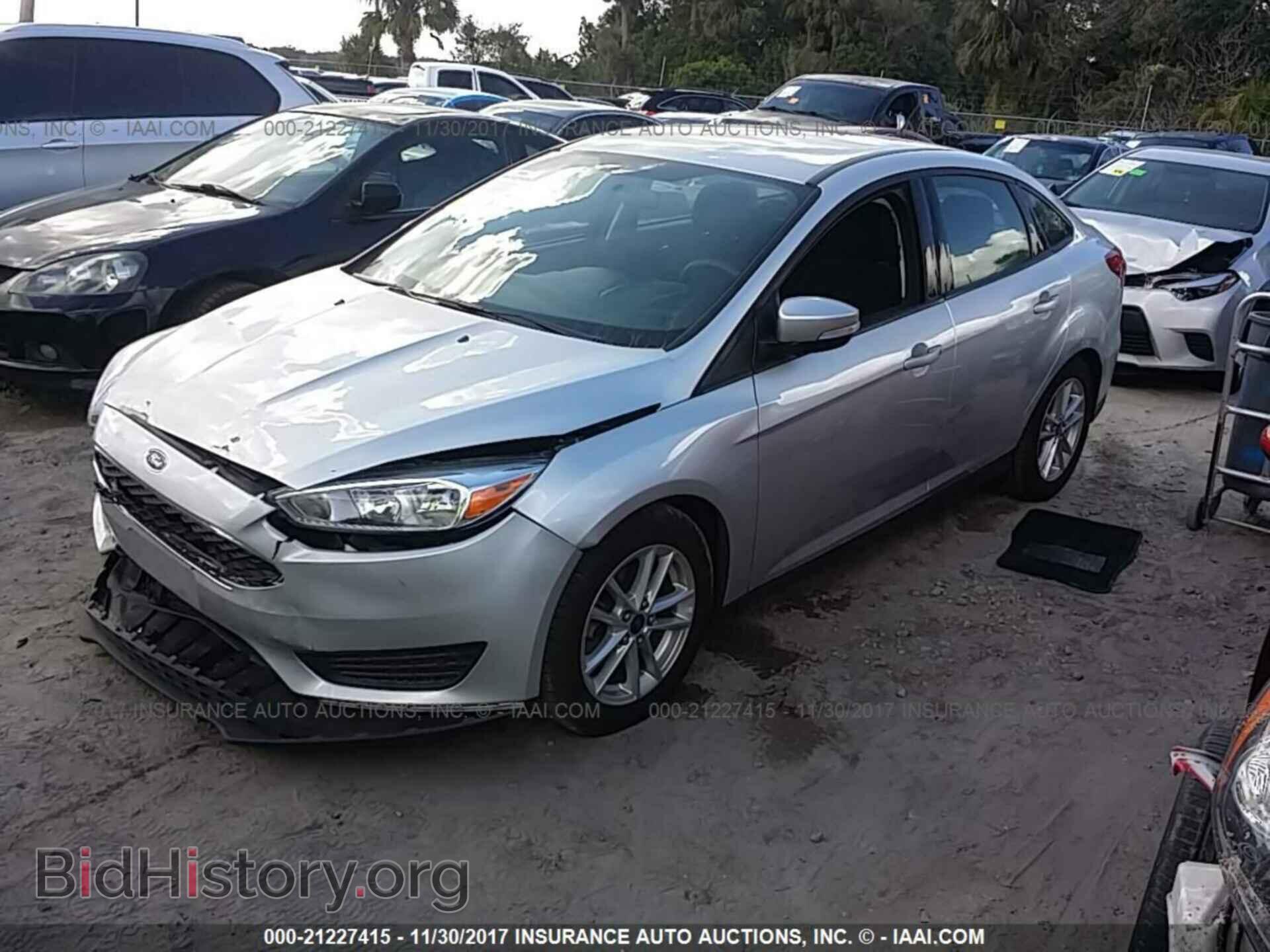 2016 Ford Focus - VIN: 1FADP3F25GL216917 - Фото 2
