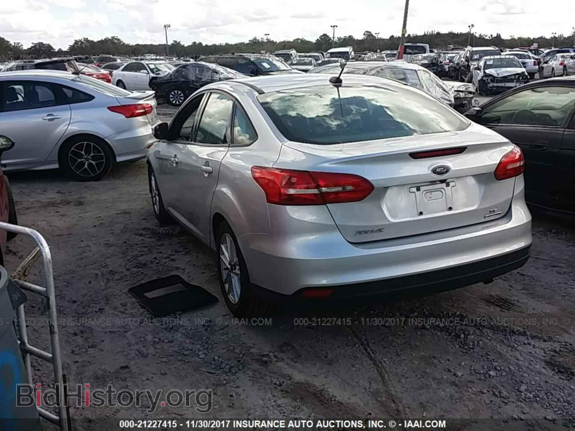 2016 Ford Focus - VIN: 1FADP3F25GL216917 - Фото 3