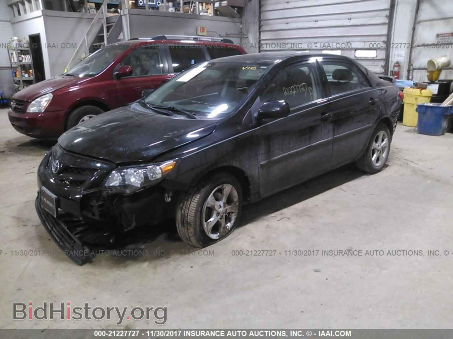 2011 Toyota Corolla - VIN: 2T1BU4EE2BC576089 - Фото 2