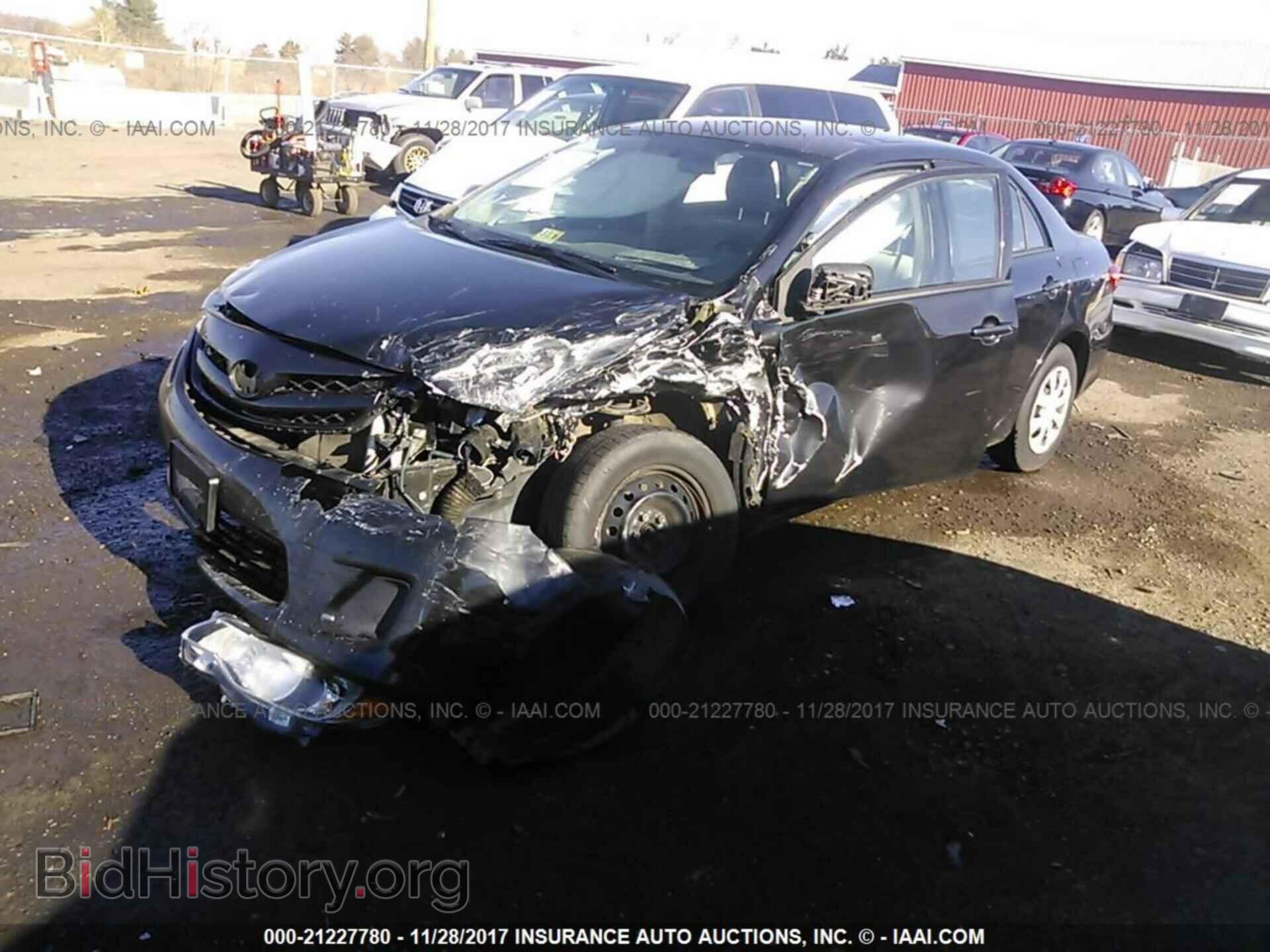 2011 Toyota Corolla - VIN: 2T1BU4EEXBC607055 - Фото 2