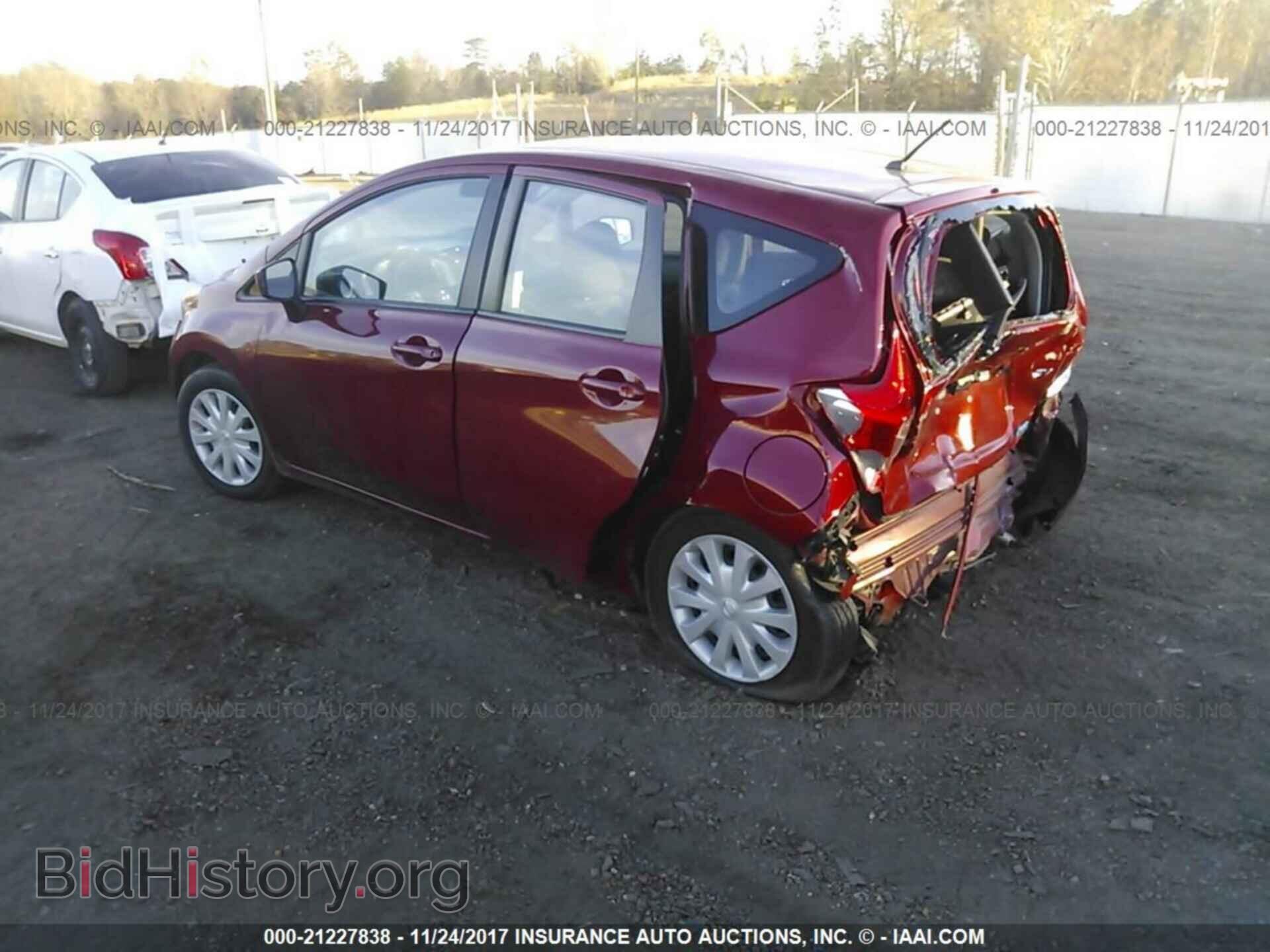 2015 Nissan Versa note - VIN: 3N1CE2CP5FL374802 - Фото 3