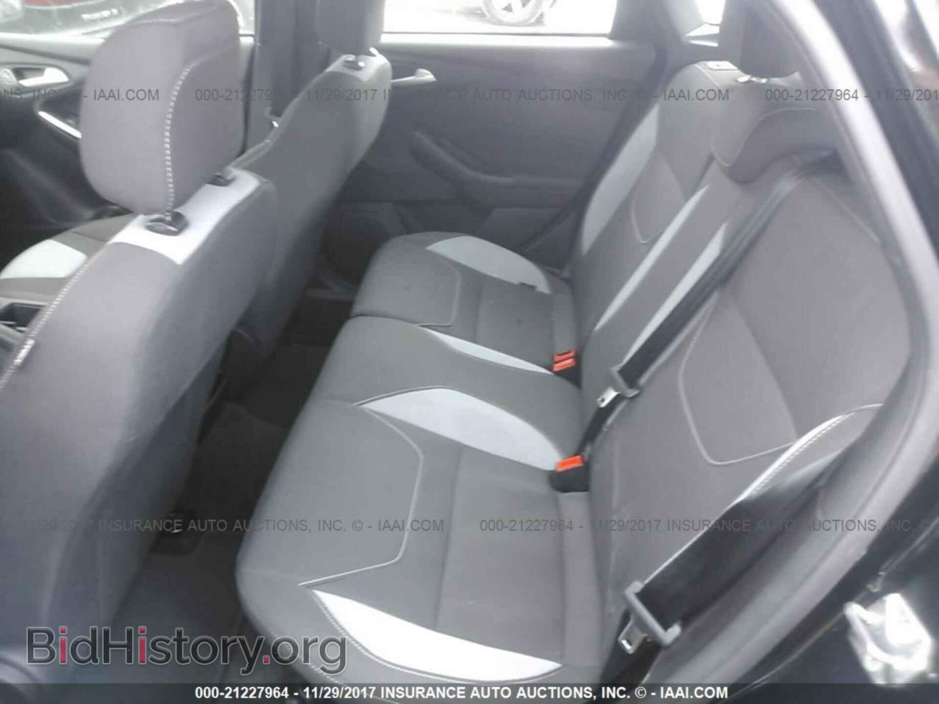 2016 Ford Focus - VIN: 1FADP3L91GL210405 - Photo 8