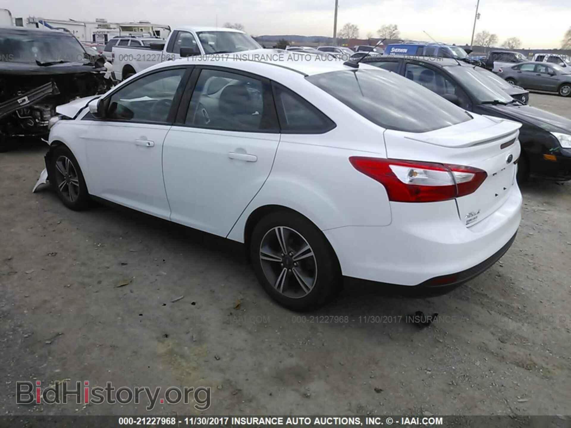 2014 Ford Focus - VIN: 1FADP3F28EL179262 - Photo 3