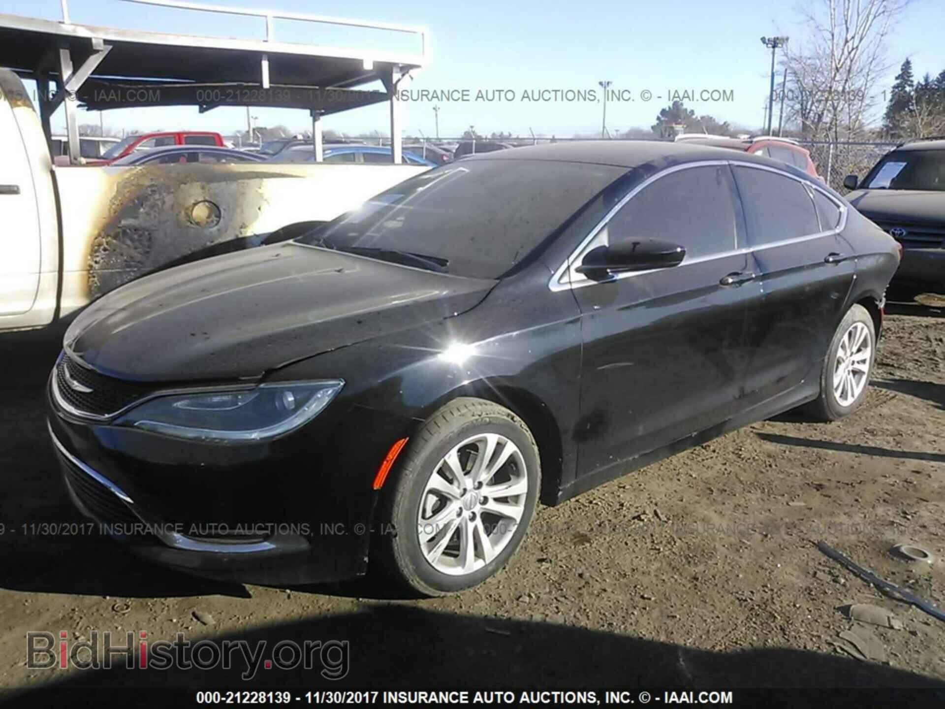 2015 Chrysler 200 - VIN: 1C3CCCAB4FN610229 - Фото 2