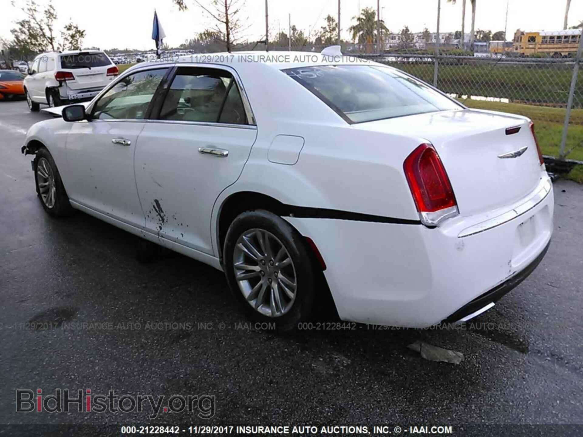 2016 Chrysler 300c - VIN: 2C3CCAEG0GH294588 - Фото 3