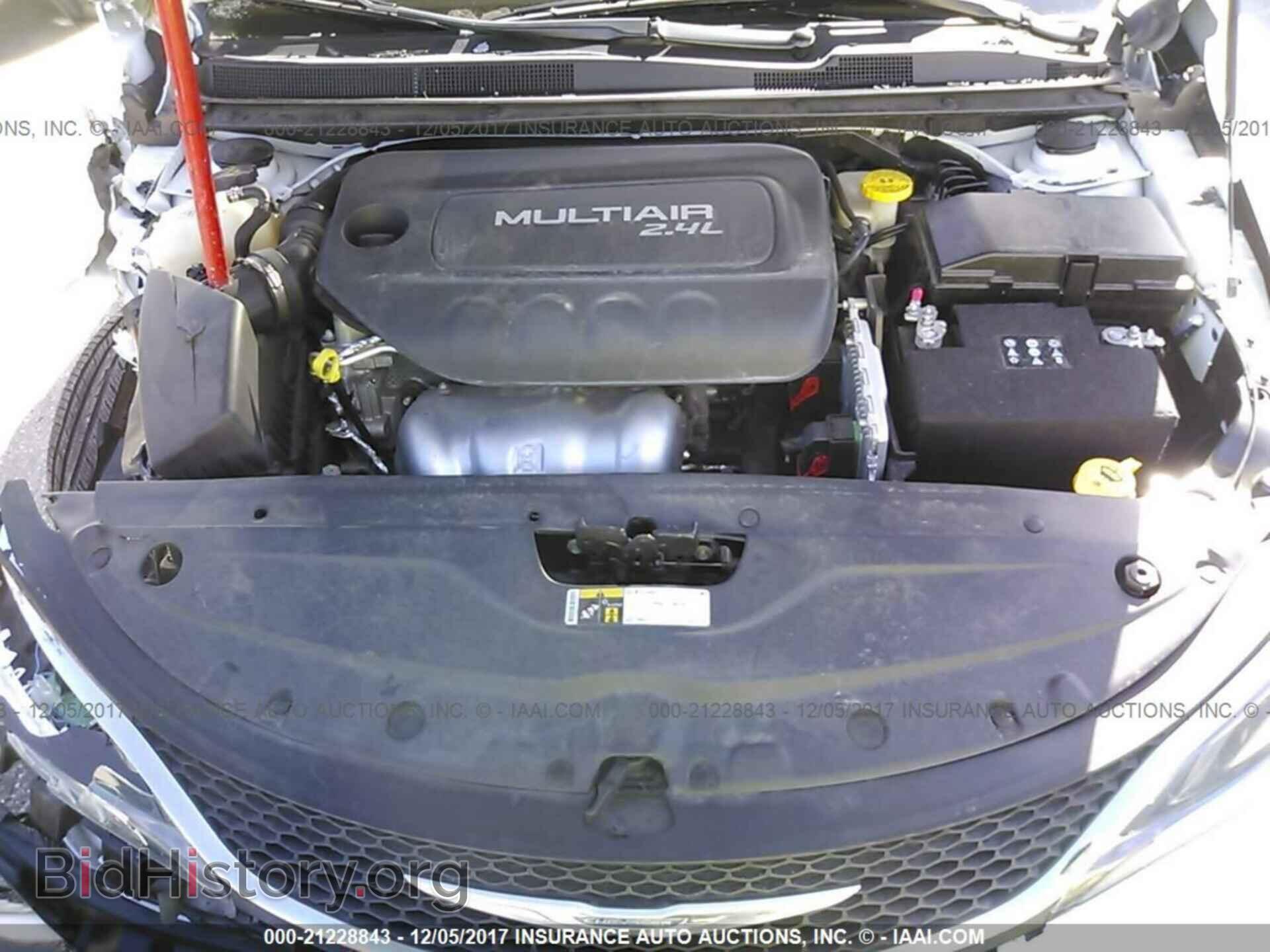 2016 Chrysler 200 - VIN: 1C3CCCAB1GN164333 - Фото 10