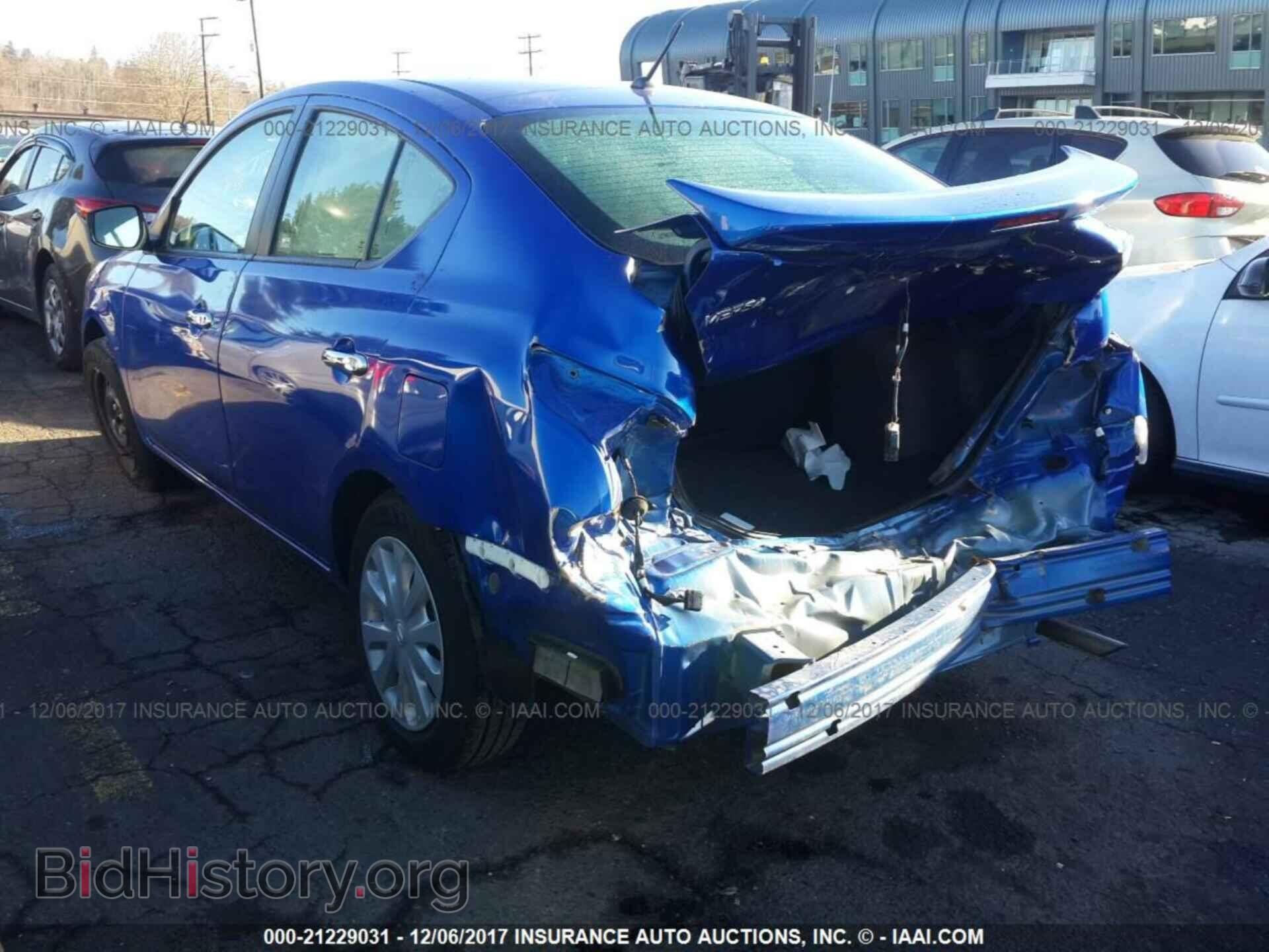 2017 Nissan Versa - VIN: 3N1CN7AP3HL885749 - Photo 3