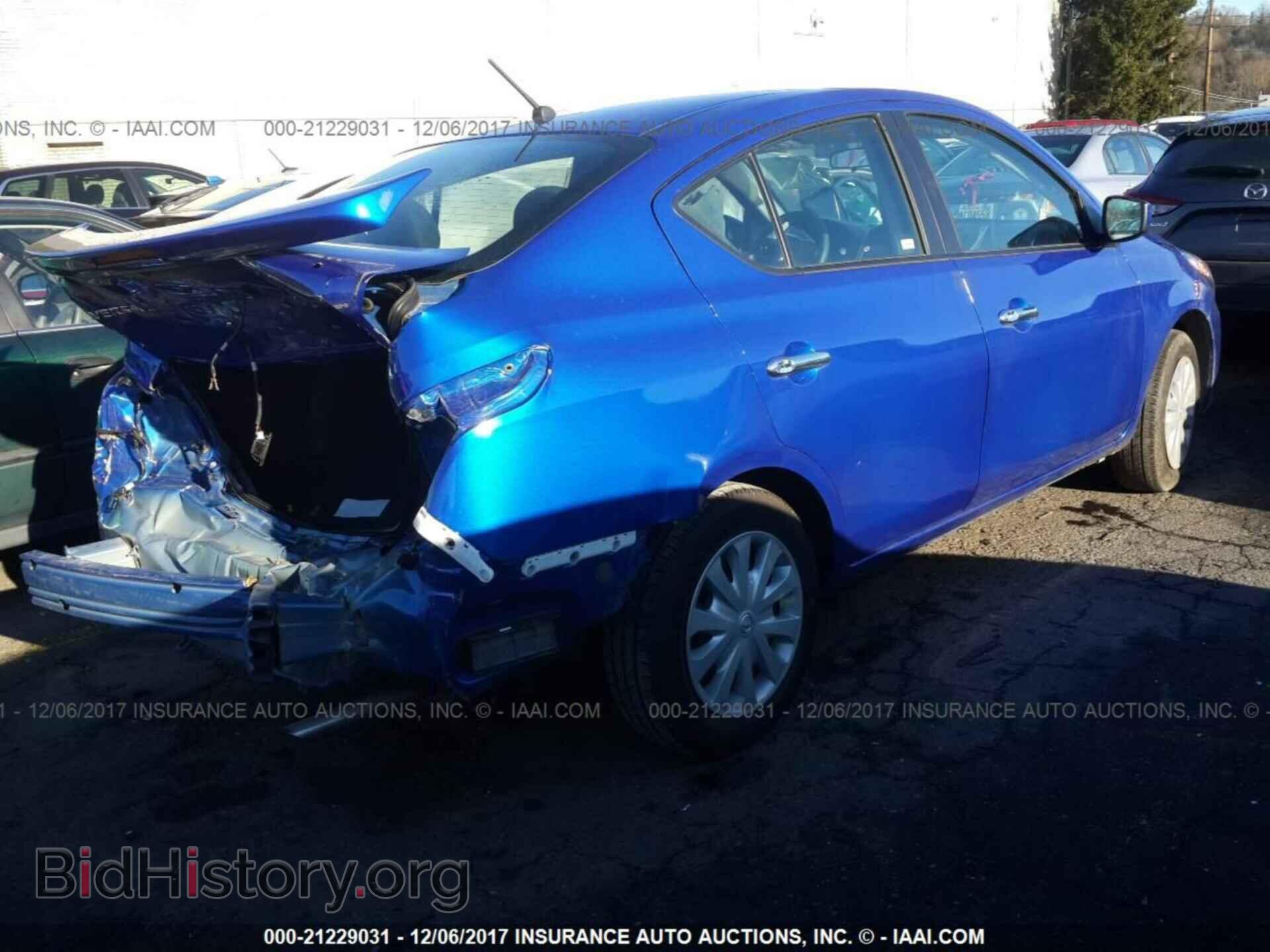 2017 Nissan Versa - VIN: 3N1CN7AP3HL885749 - Photo 4