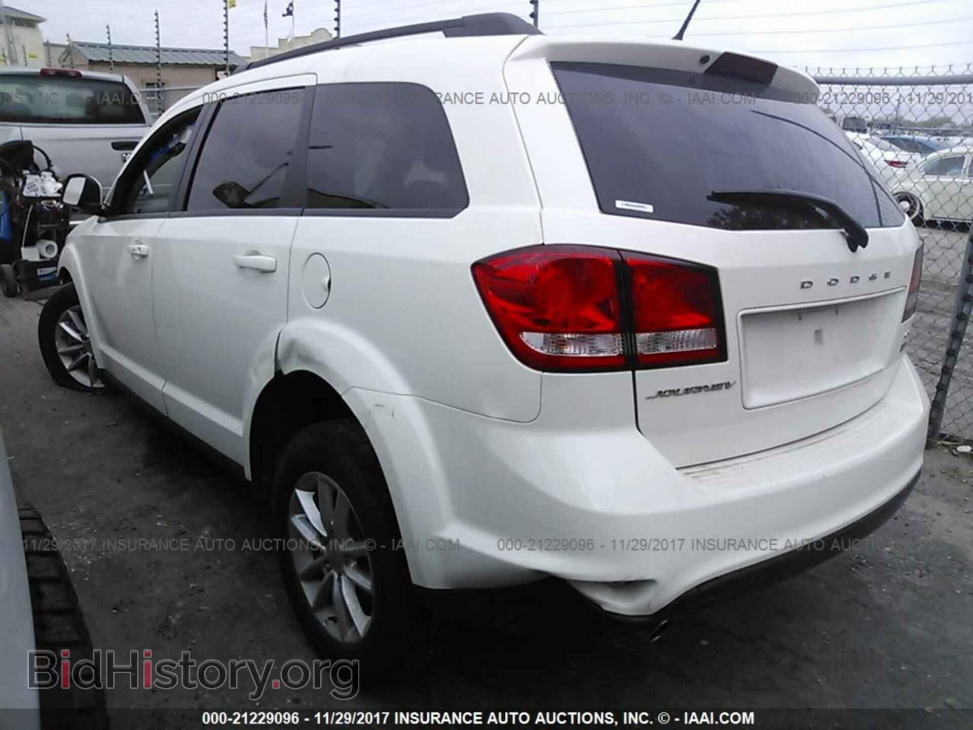 2017 Dodge Journey - VIN: 3C4PDCBG7HT572423 - Фото 3