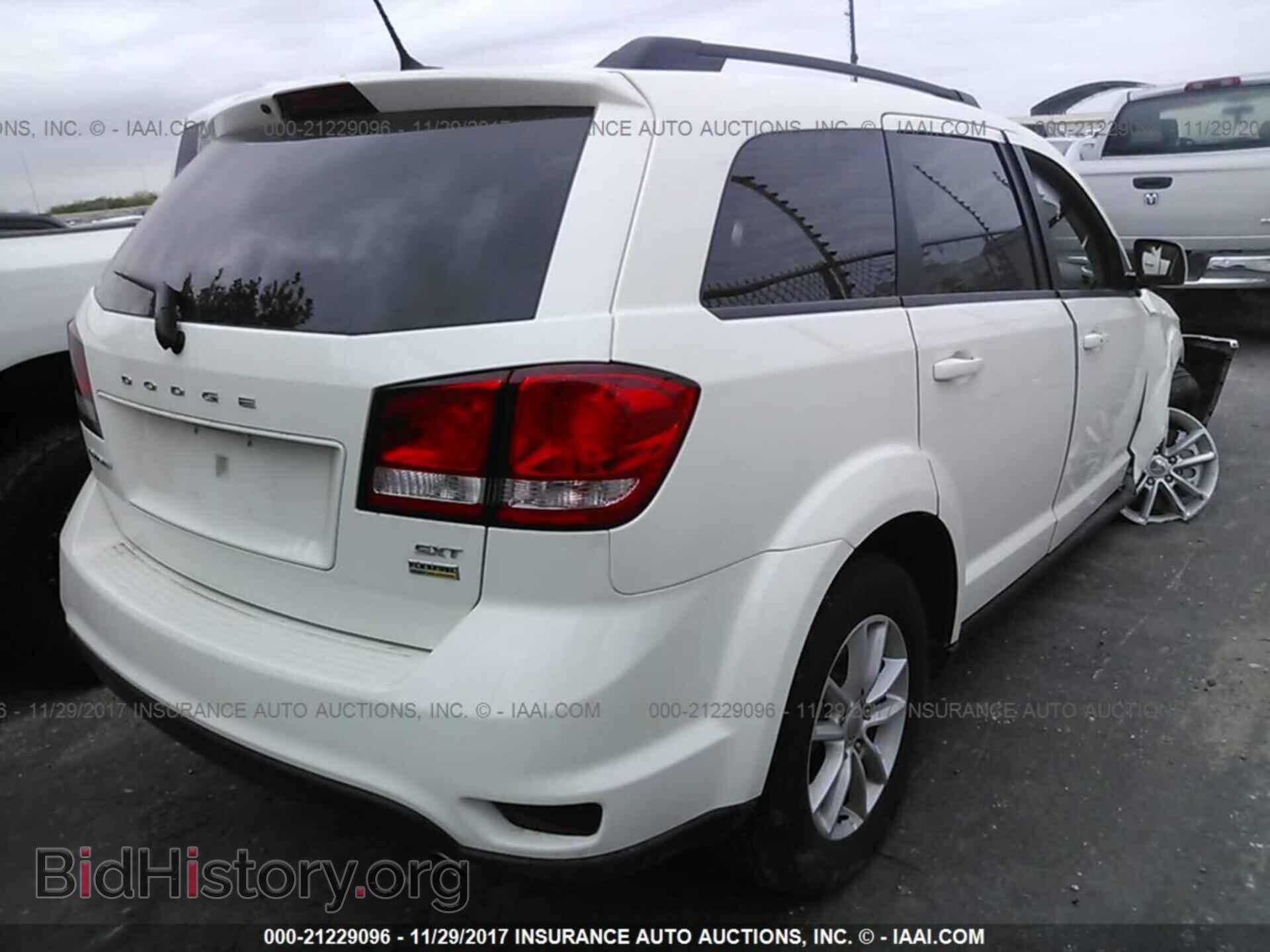 2017 Dodge Journey - VIN: 3C4PDCBG7HT572423 - Фото 4