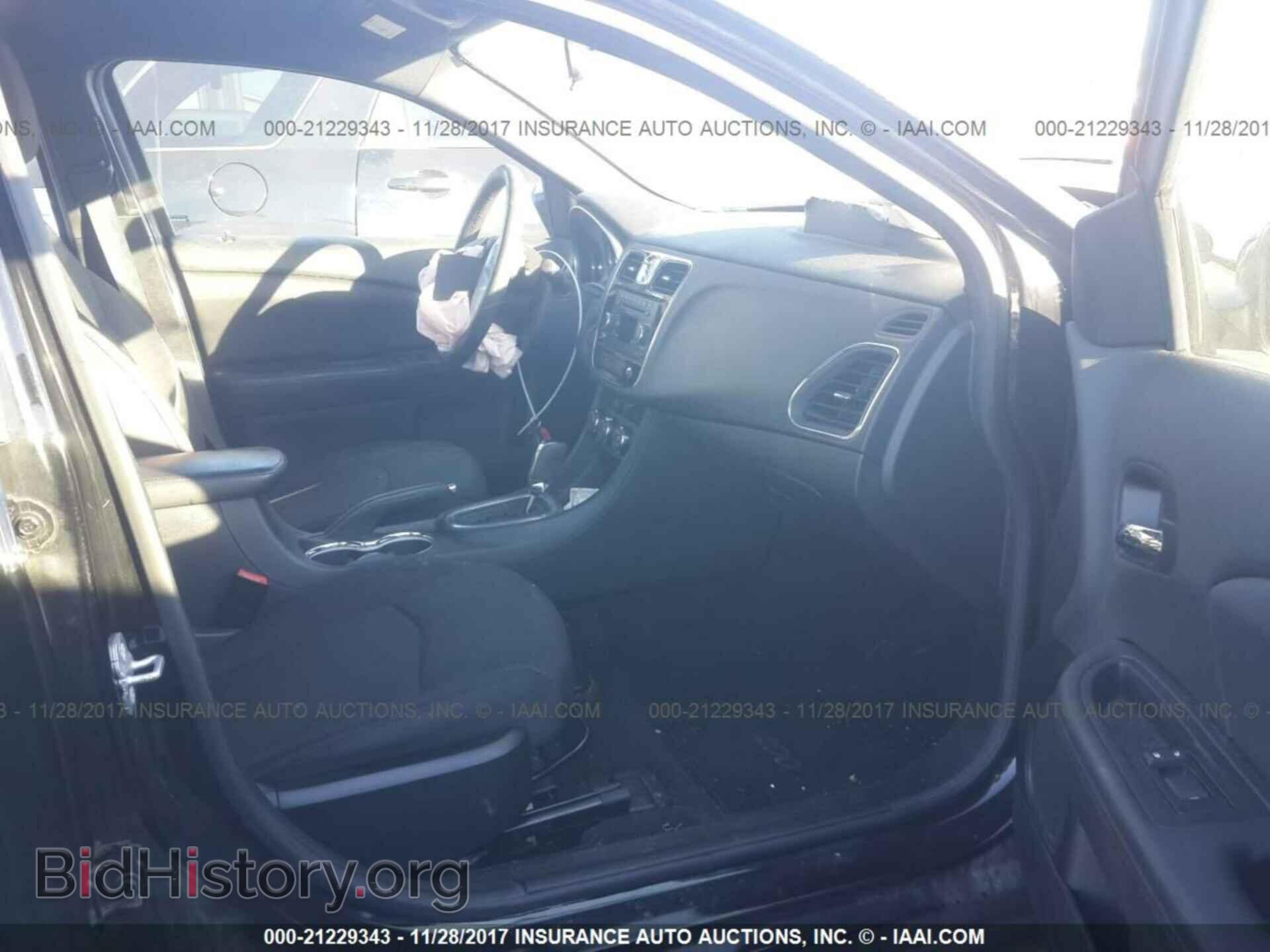 2014 Chrysler 200 - VIN: 1C3CCBBB1EN185656 - Photo 5