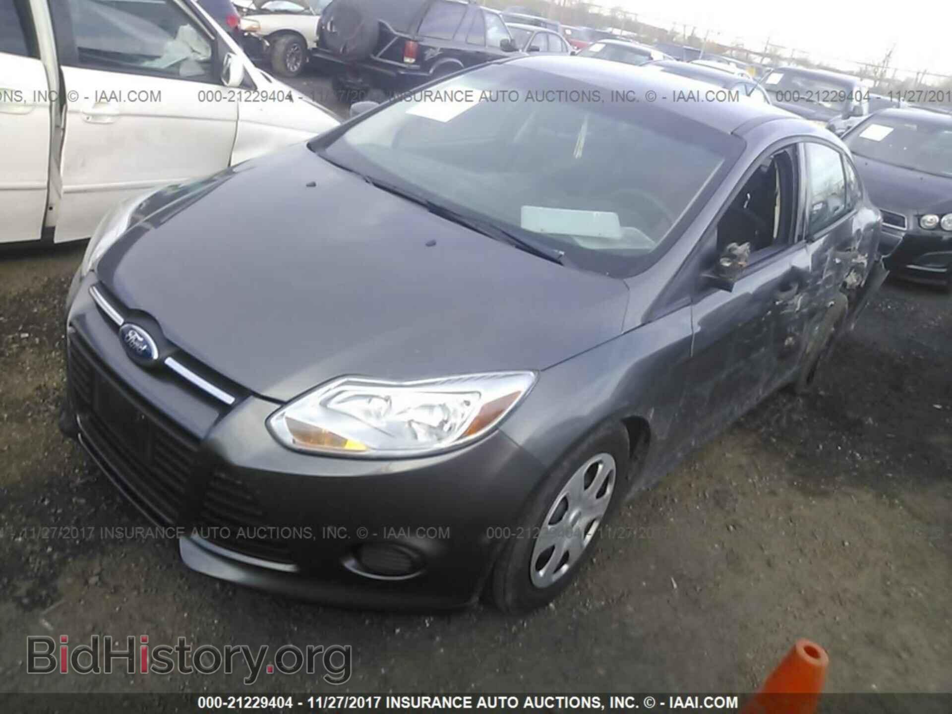 2012 Ford Focus - VIN: 1FAHP3E21CL370540 - Photo 2