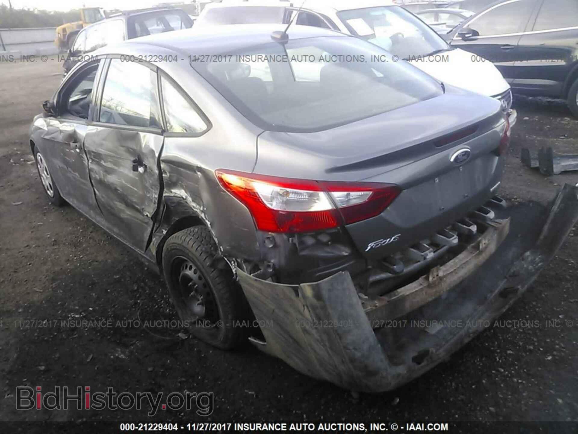 2012 Ford Focus - VIN: 1FAHP3E21CL370540 - Photo 3