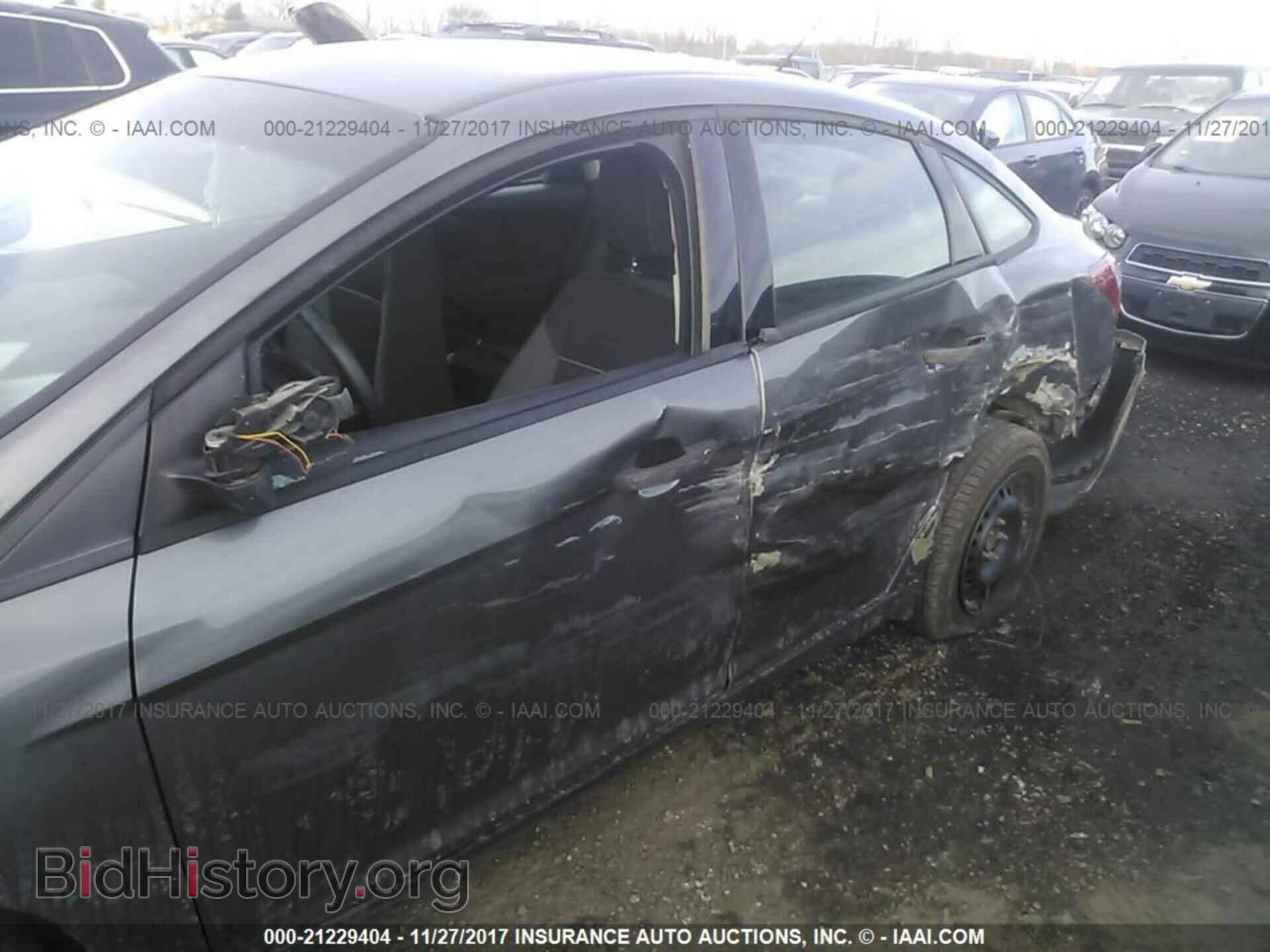 2012 Ford Focus - VIN: 1FAHP3E21CL370540 - Photo 6