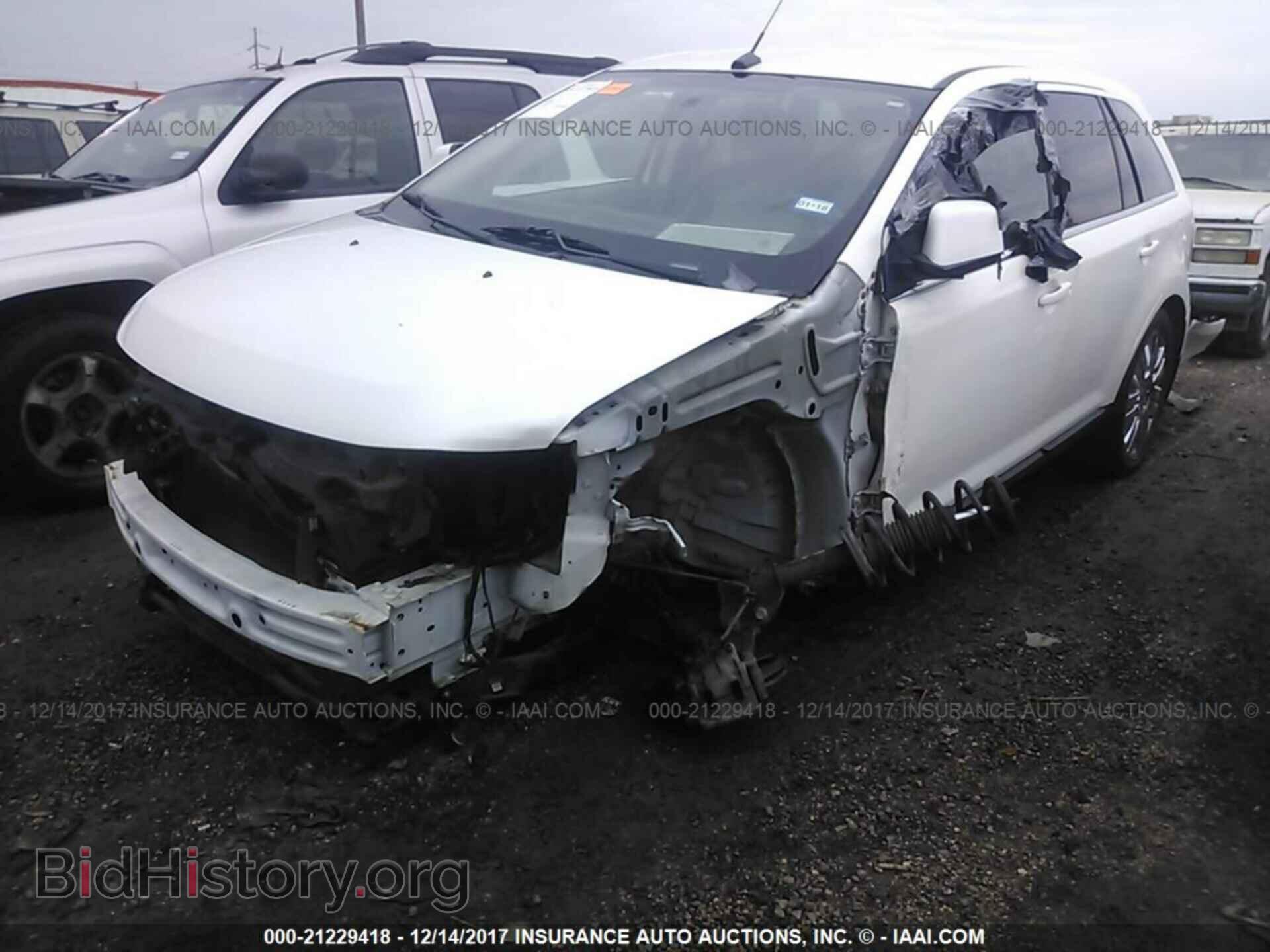 2011 Ford Edge - VIN: 2FMDK3KC0BBA62189 - Фото 2