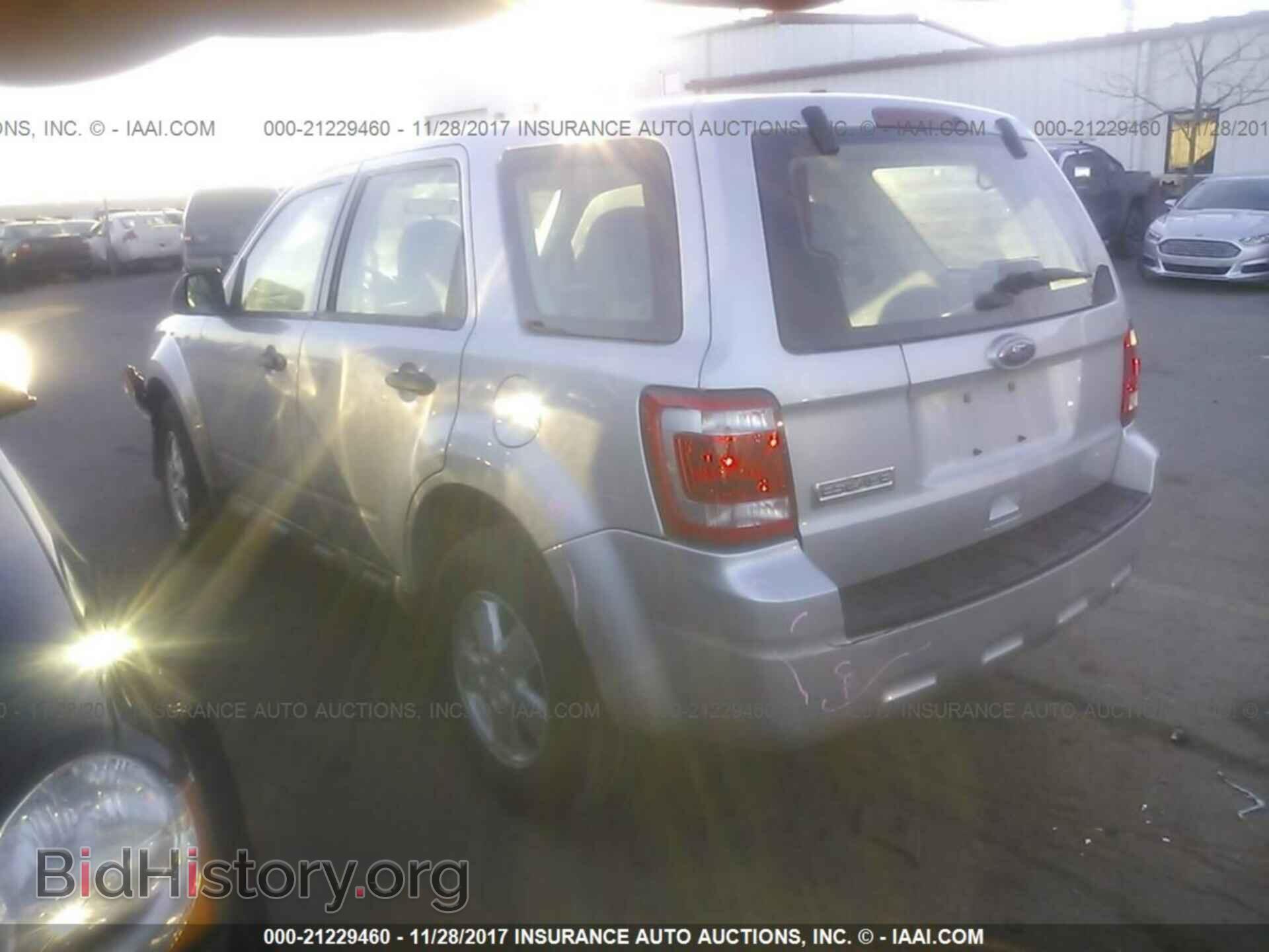 2012 Ford Escape - VIN: 1FMCU0C75CKB27471 - Photo 3