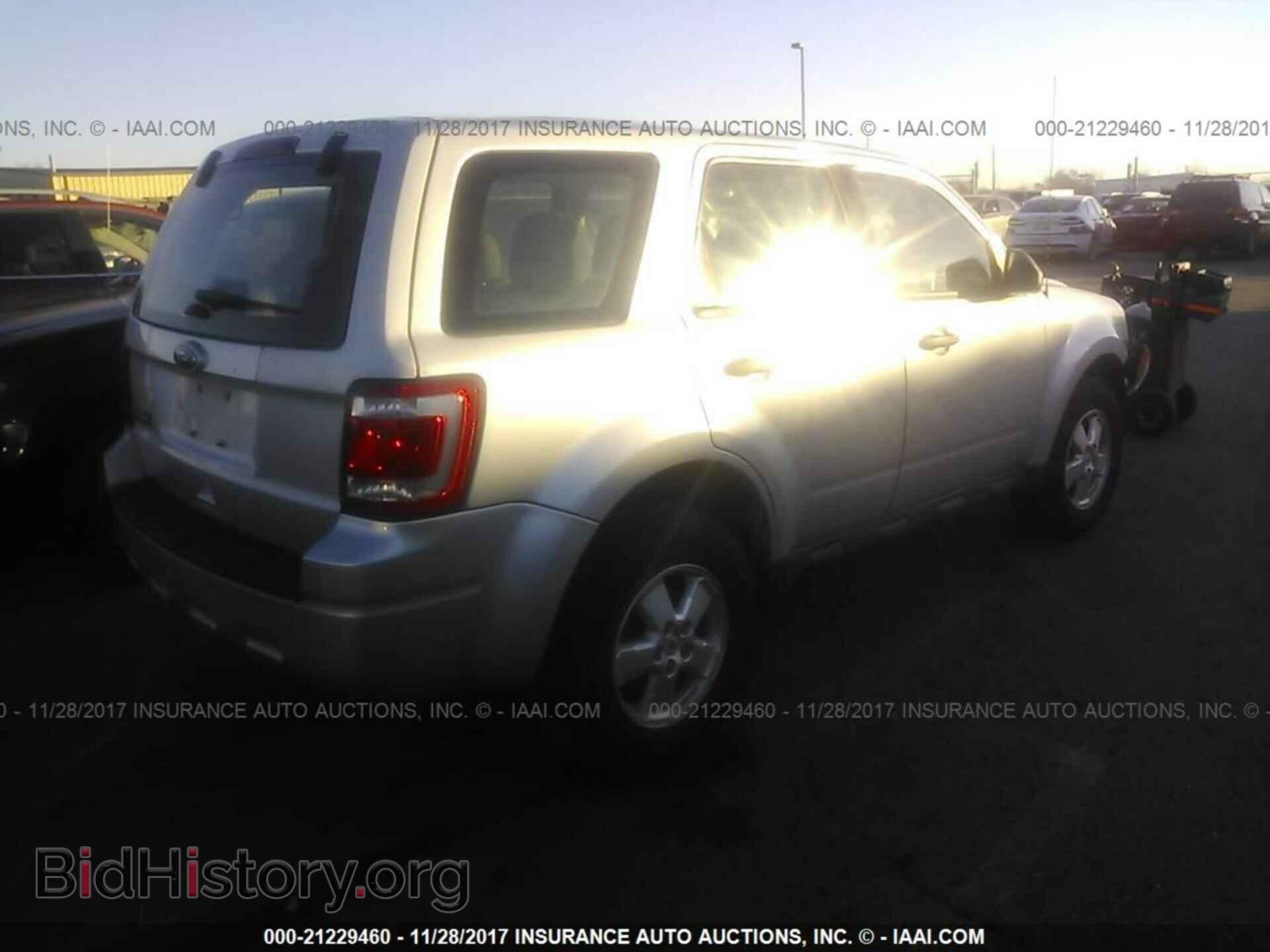2012 Ford Escape - VIN: 1FMCU0C75CKB27471 - Photo 4
