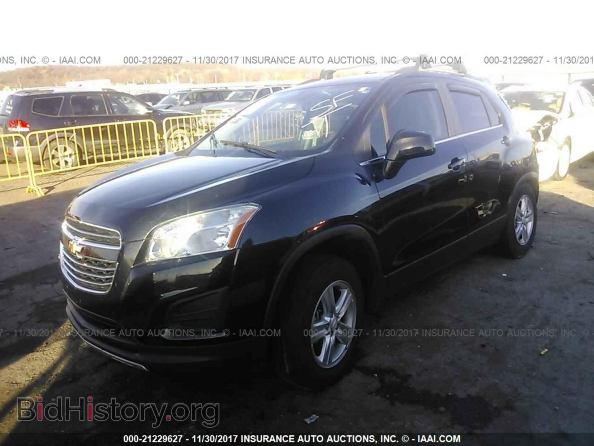 2015 Chevrolet Trax - VIN: 3GNCJRSB7FL231137 - Фото 2