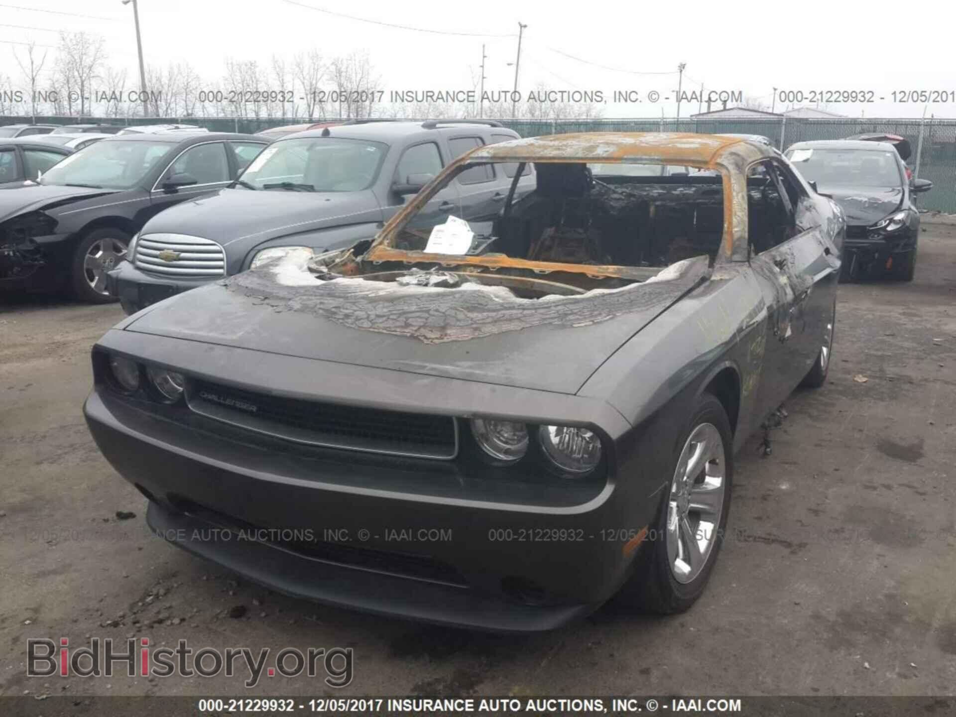 2014 Dodge Challenger - VIN: 2C3CDYAG1EH314016 - Фото 2