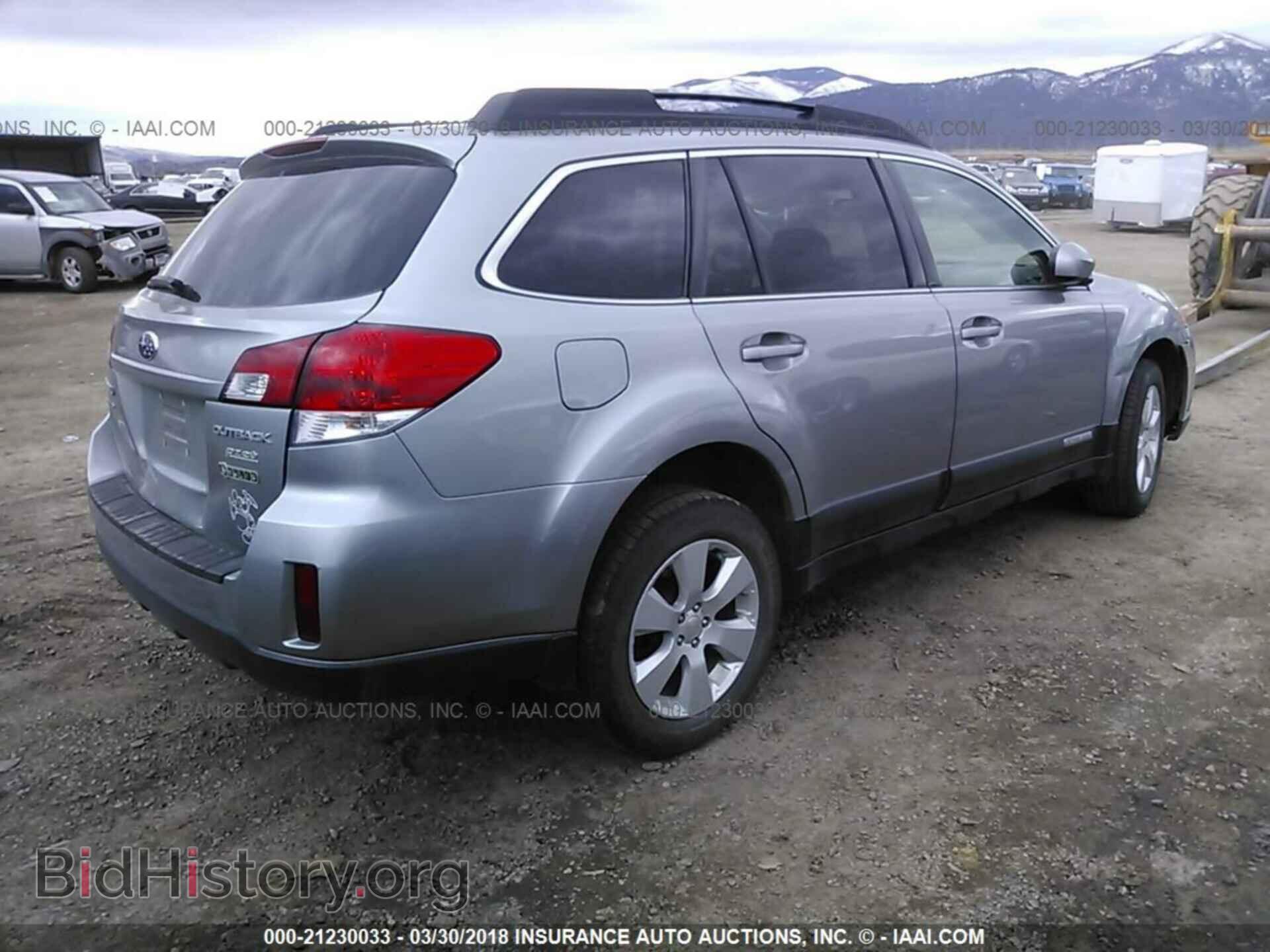 2011 Subaru Outback - VIN: 4S4BRBCC7B3360010 - Фото 4