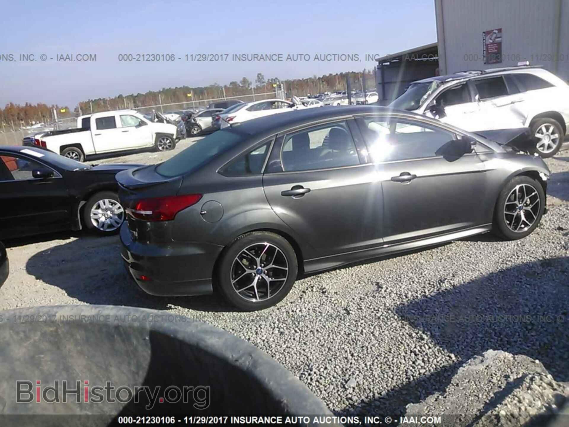 2016 Ford Focus - VIN: 1FADP3F23GL397225 - Фото 4