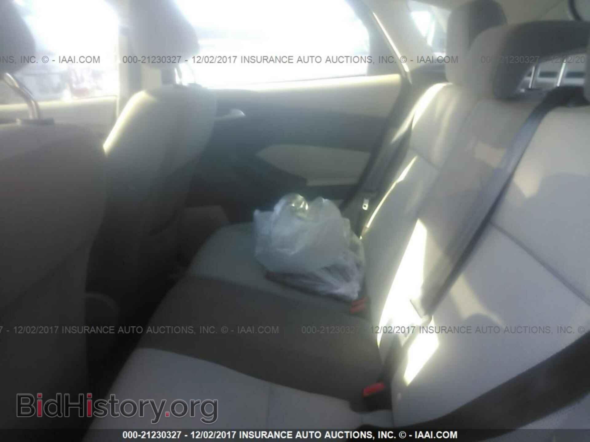 2012 Ford Focus - VIN: 1FAHP3K24CL215386 - Photo 8