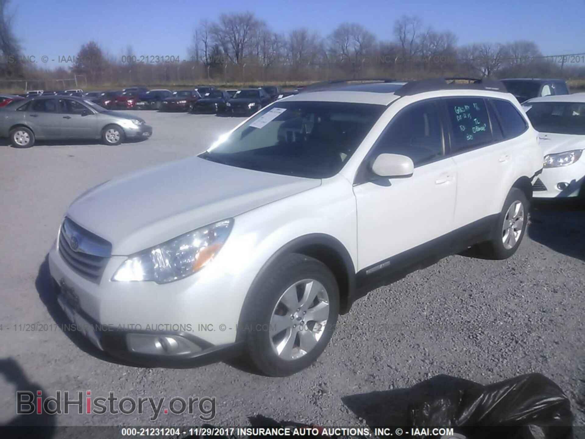 2011 Subaru Outback - VIN: 4S4BRBLC4B3442194 - Фото 2