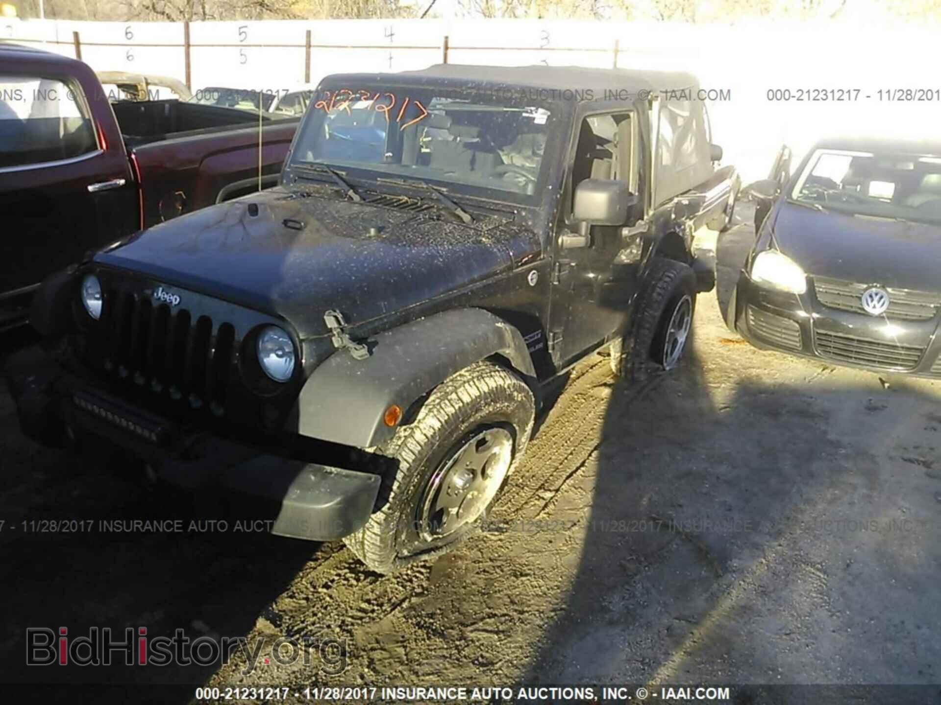 2012 Jeep Wrangler - VIN: 1C4AJWAG1CL157023 - Фото 2