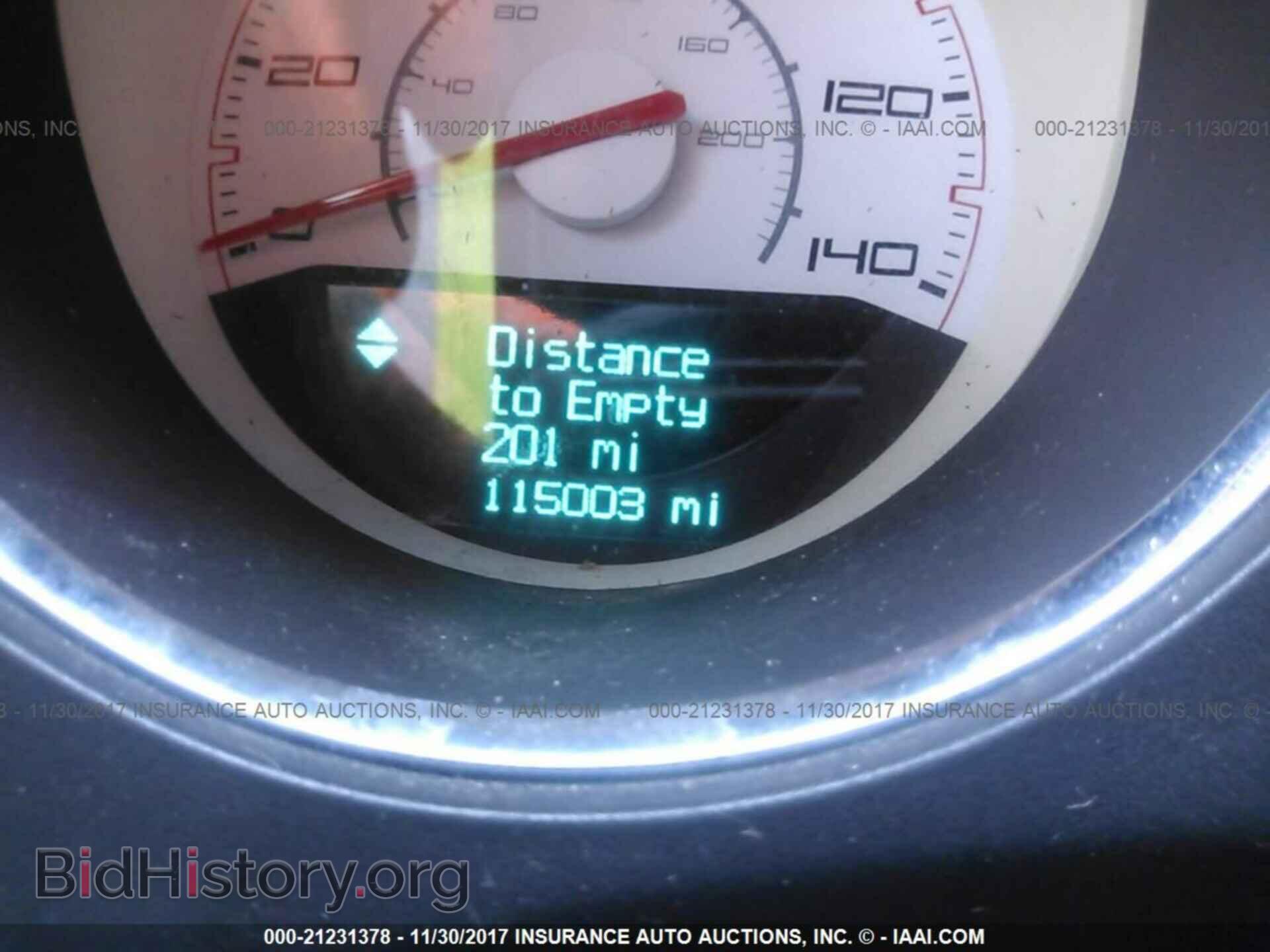 2012 Dodge Challenger - VIN: 2C3CDYAG9CH137552 - Photo 7