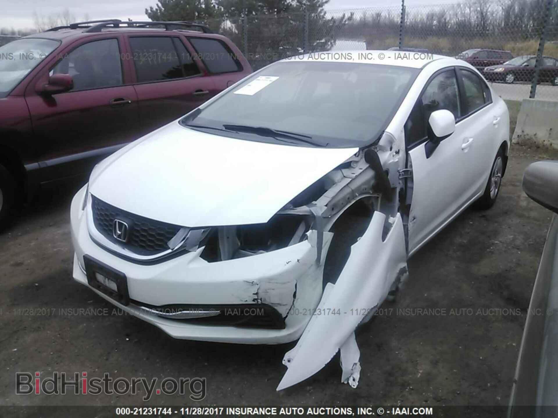 2013 Honda Civic - VIN: 19XFB2F57DE057070 - Фото 2