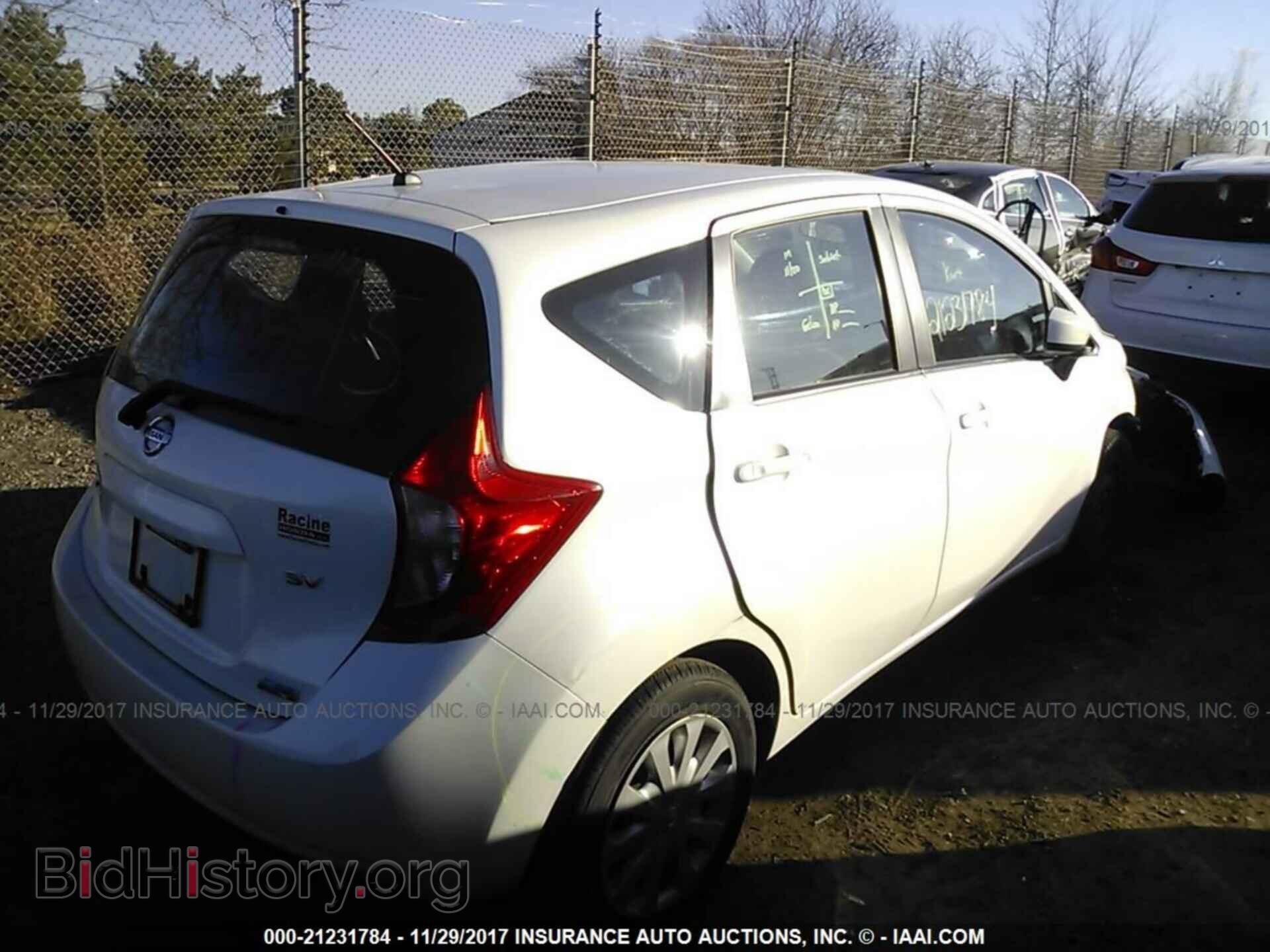 2015 Nissan Versa note - VIN: 3N1CE2CP3FL384065 - Фото 4