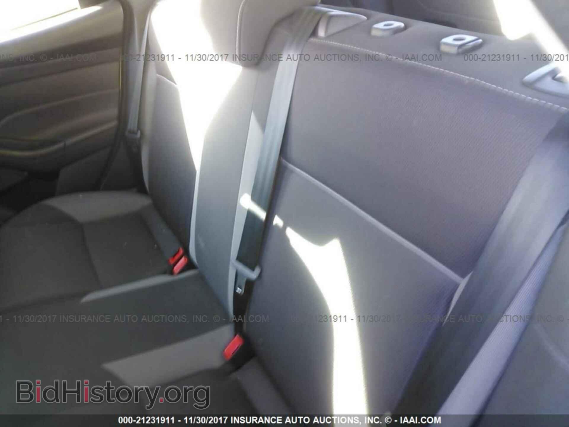 2012 Ford Focus - VIN: 1FAHP3K2XCL320854 - Photo 8