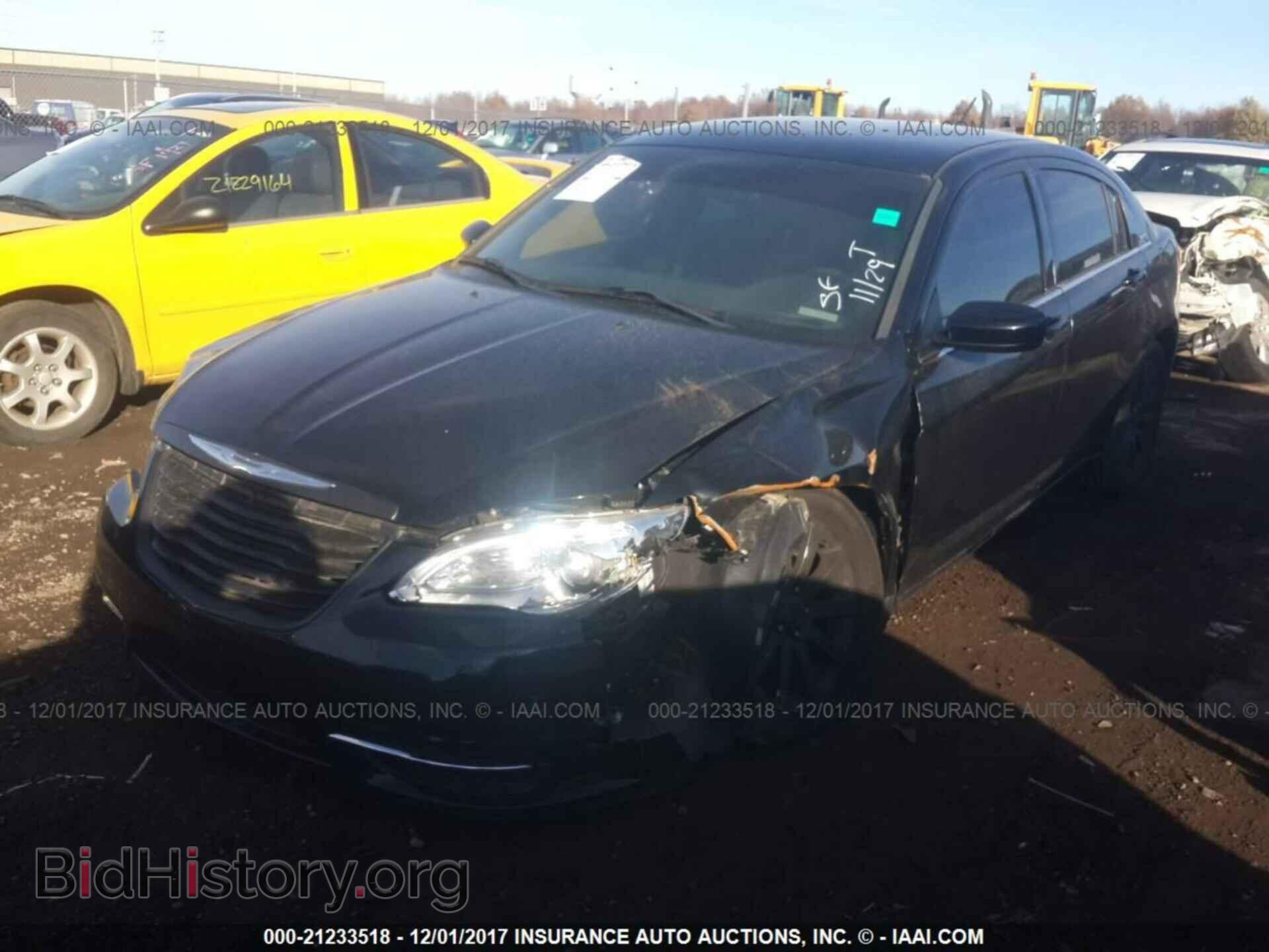 2011 Chrysler 200 - VIN: 1C3BC1FBXBN603286 - Photo 2