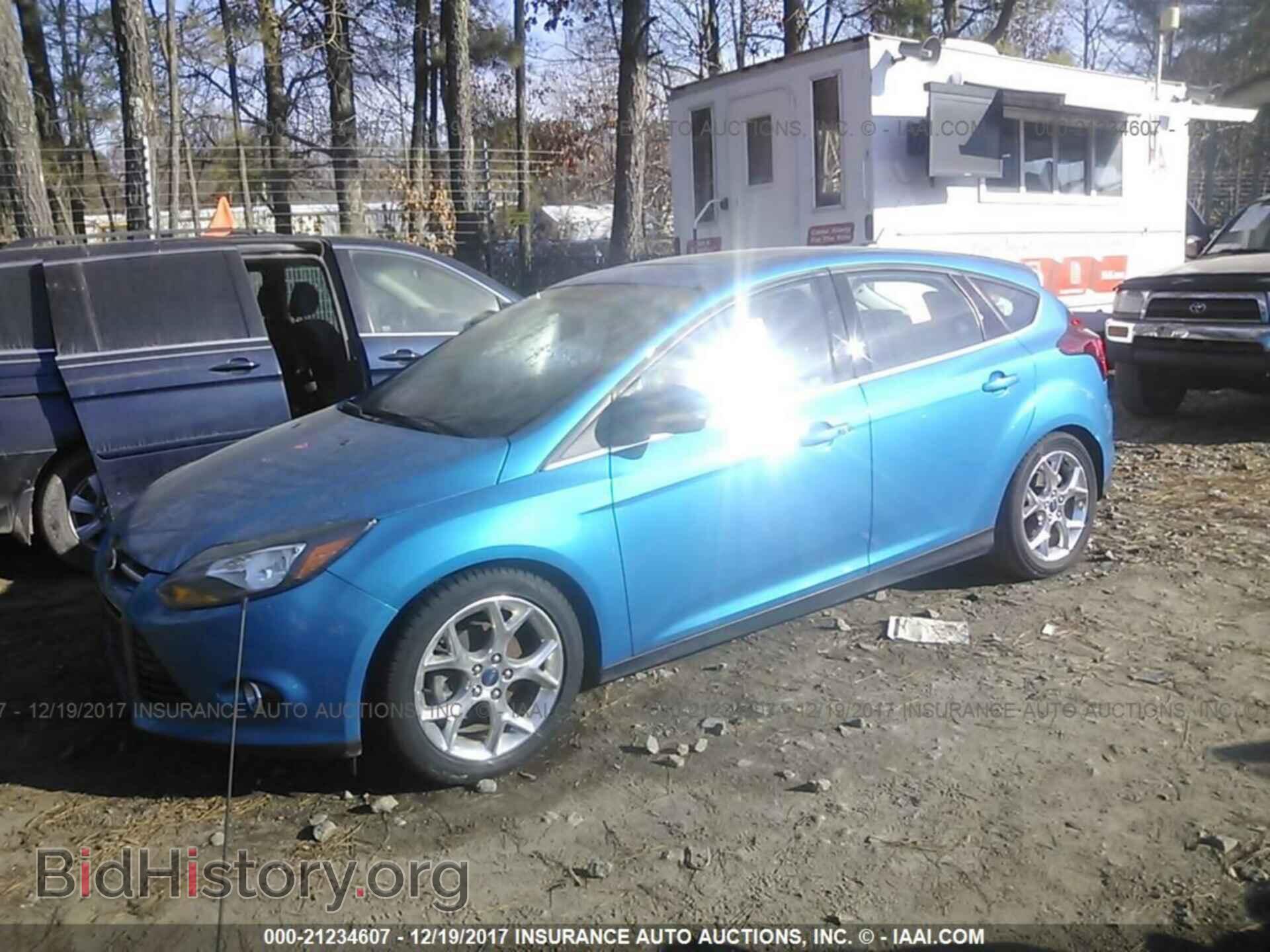 2014 Ford Focus - VIN: 1FADP3N27EL262909 - Фото 2