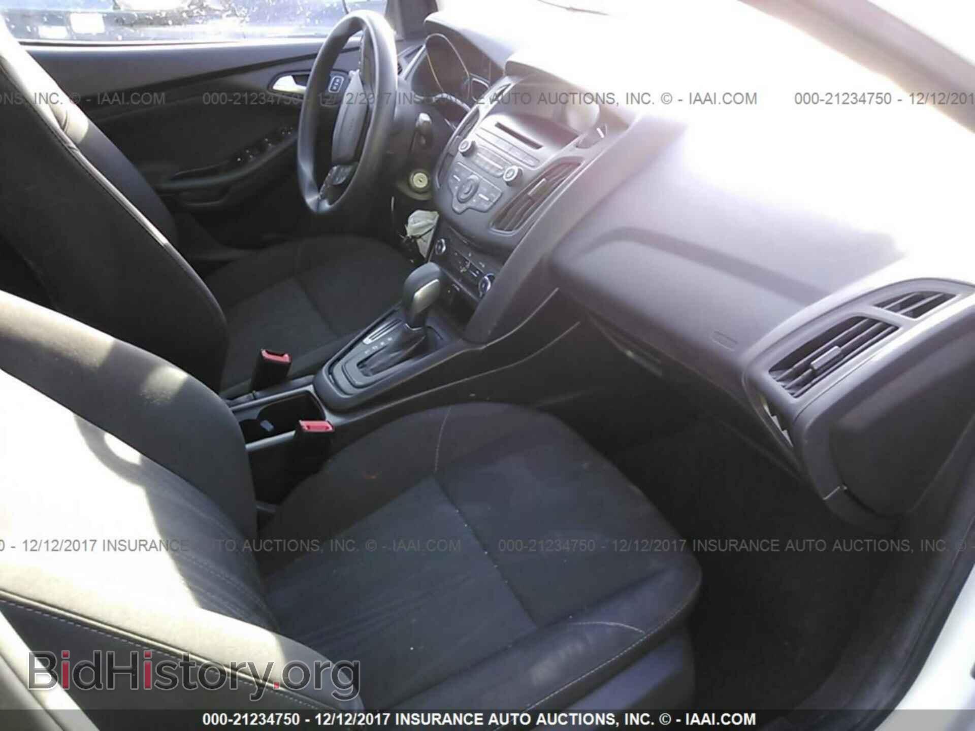 2017 Ford Focus - VIN: 1FADP3F21HL204863 - Photo 5