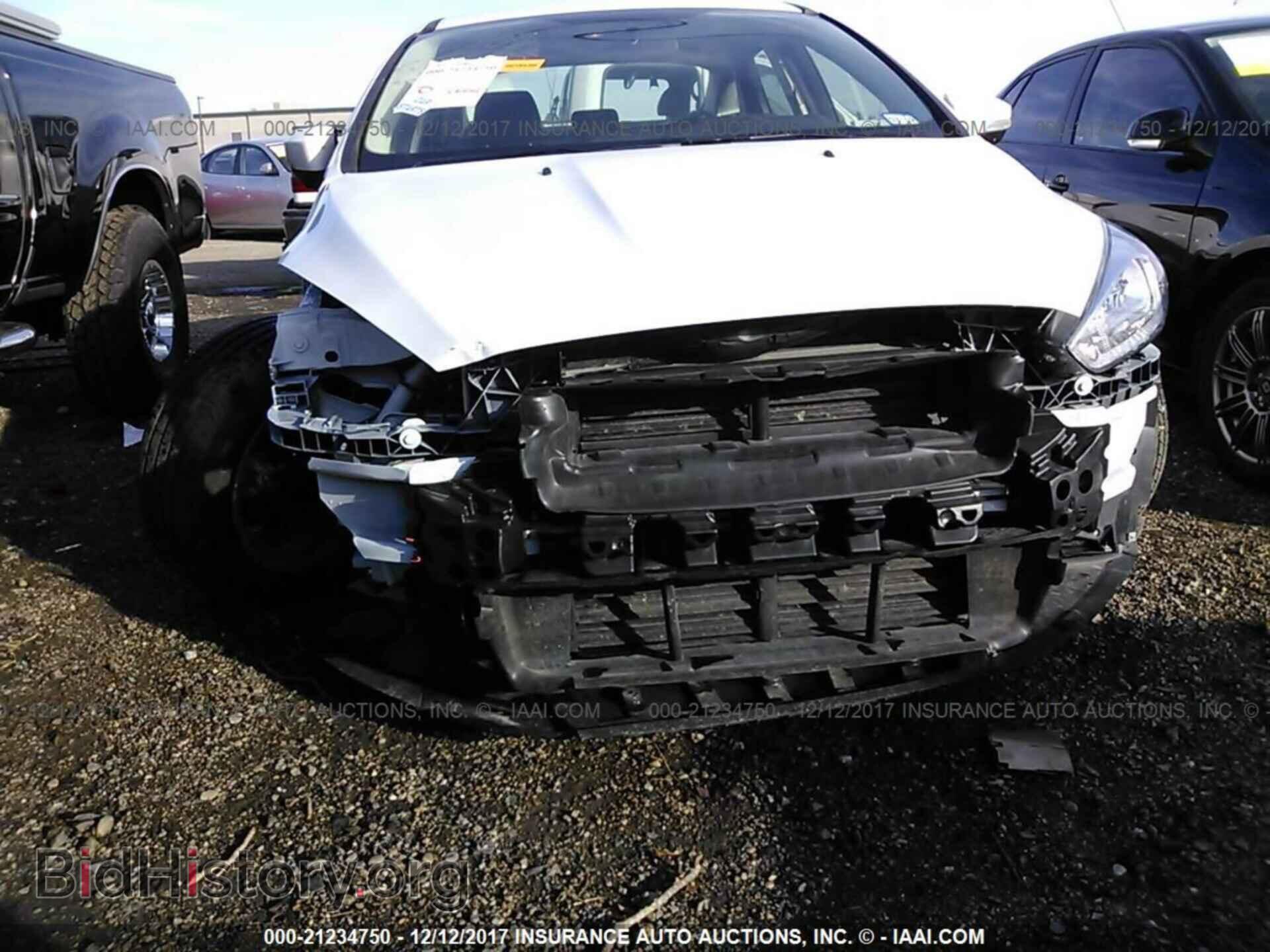2017 Ford Focus - VIN: 1FADP3F21HL204863 - Photo 6
