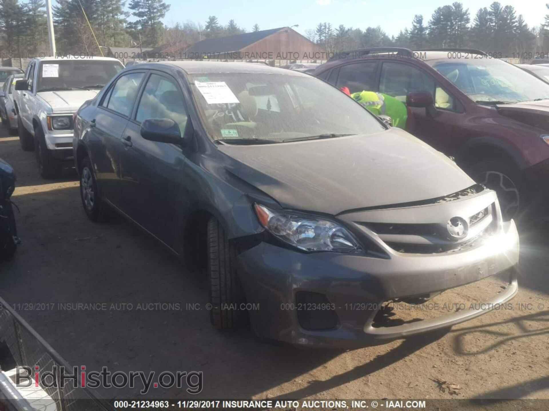 Photo 2T1BU4EE2BC667041 - Toyota Corolla 2011