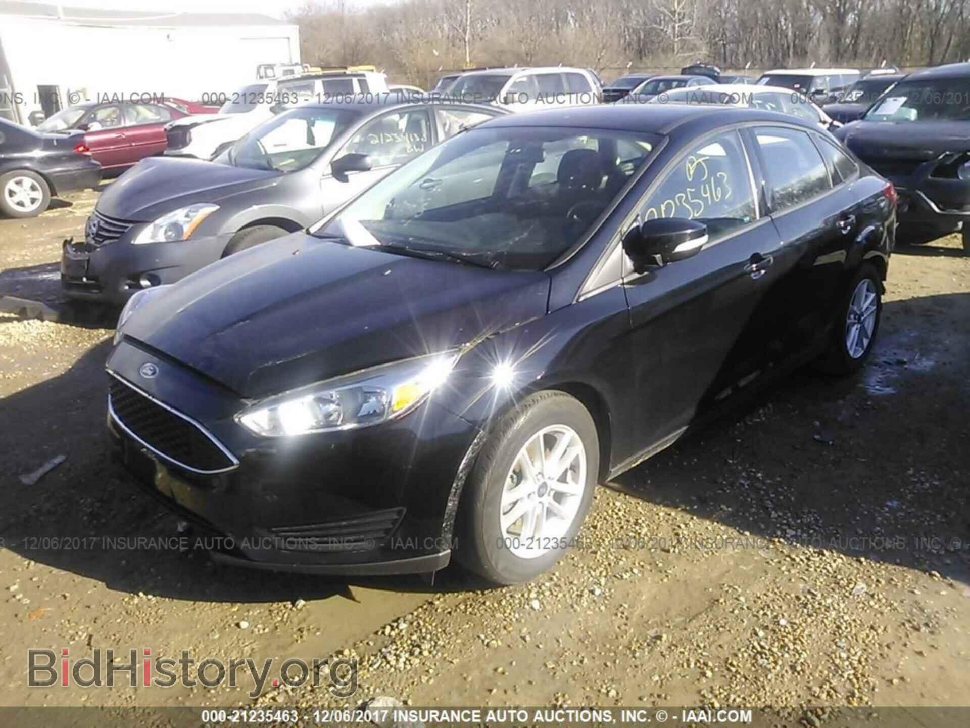 2016 Ford Focus - VIN: 1FADP3F2XGL277809 - Фото 2
