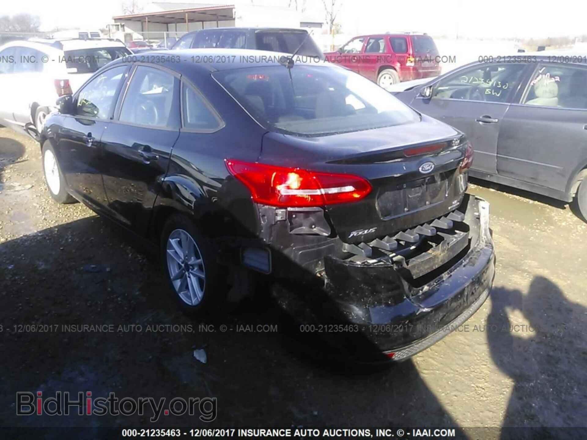 2016 Ford Focus - VIN: 1FADP3F2XGL277809 - Фото 3