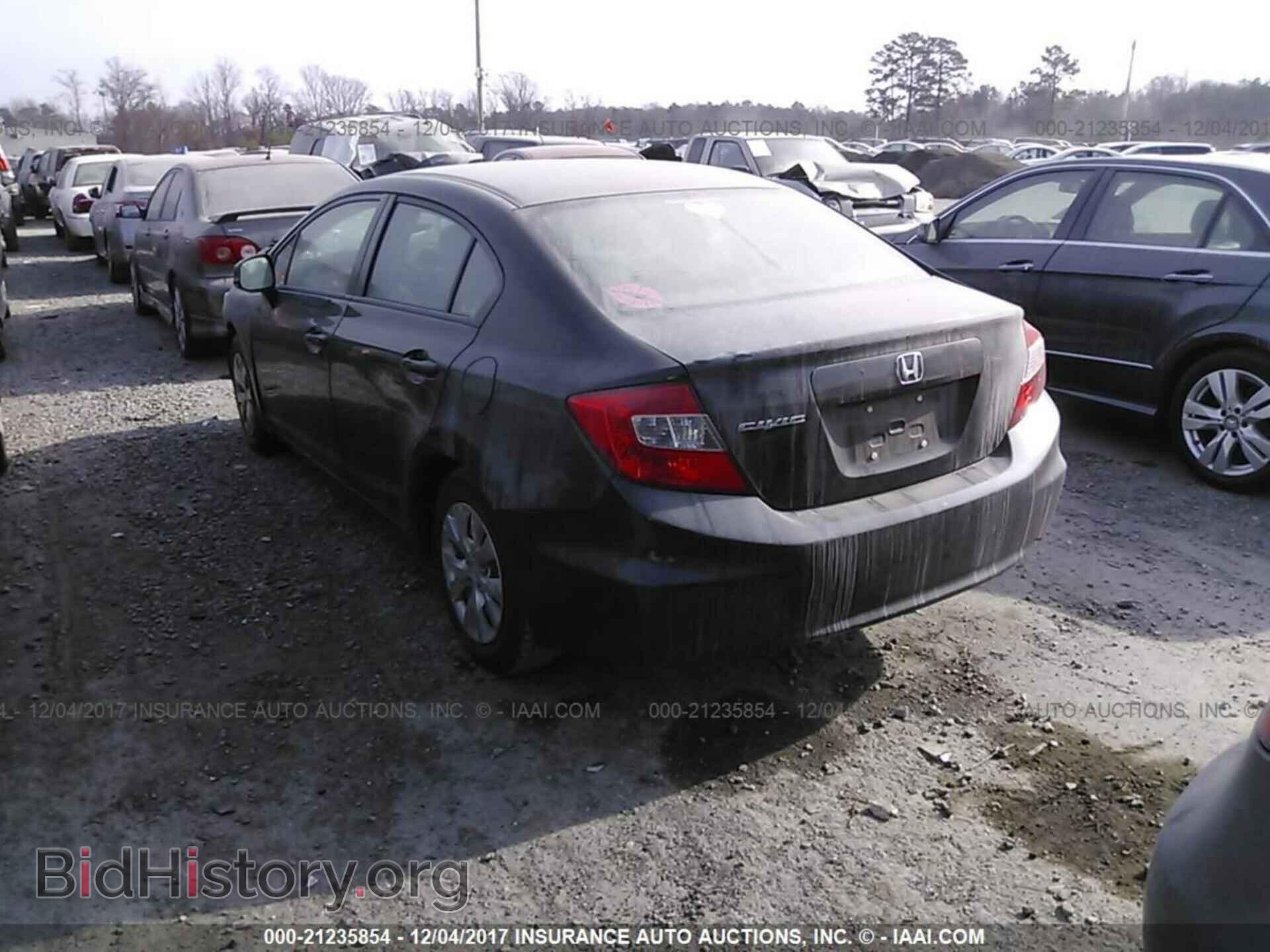 2012 Honda Civic - VIN: 2HGFB2F50CH323324 - Photo 3
