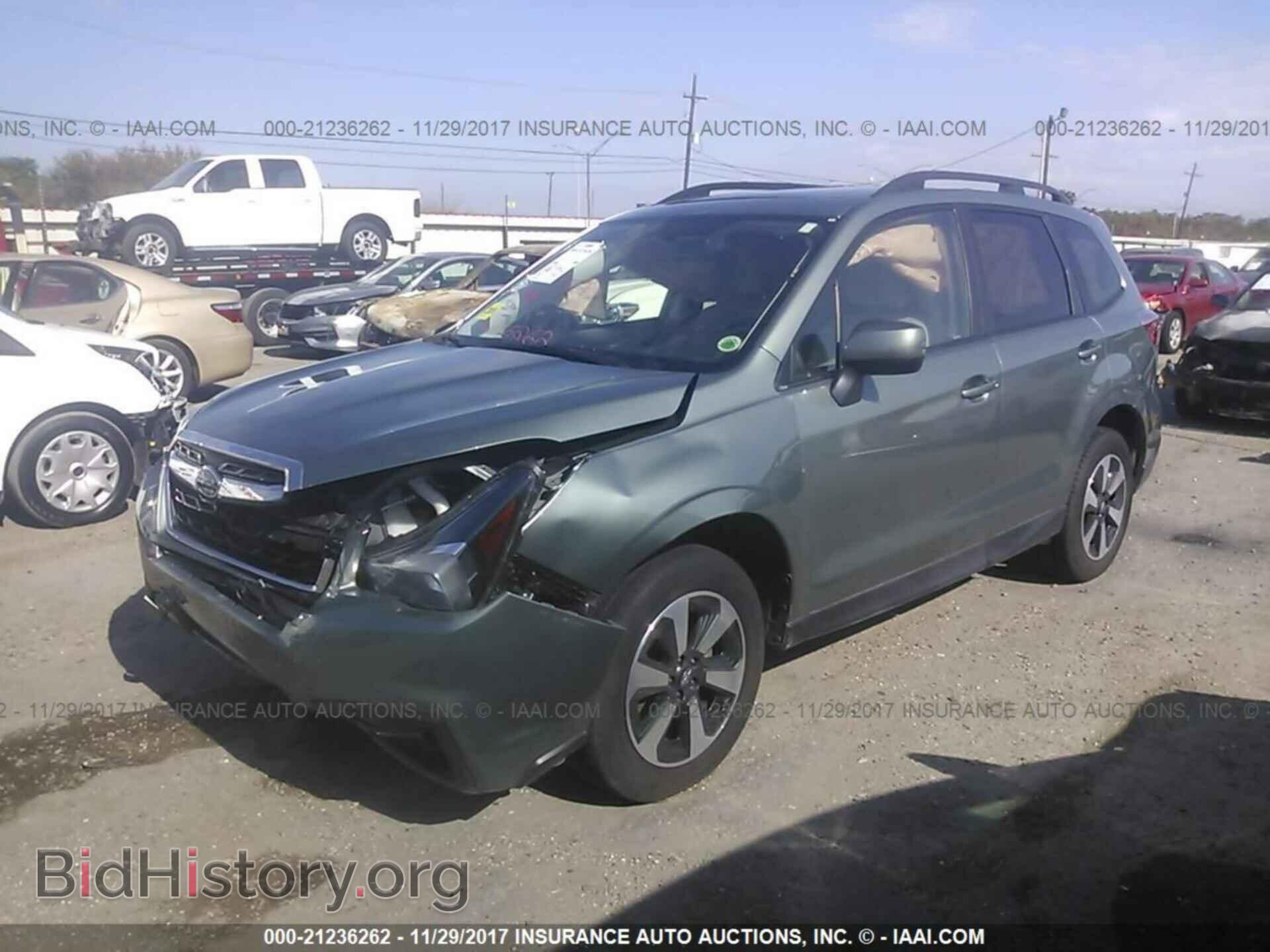 2017 Subaru Forester - VIN: JF2SJAEC8HH402832 - Фото 2