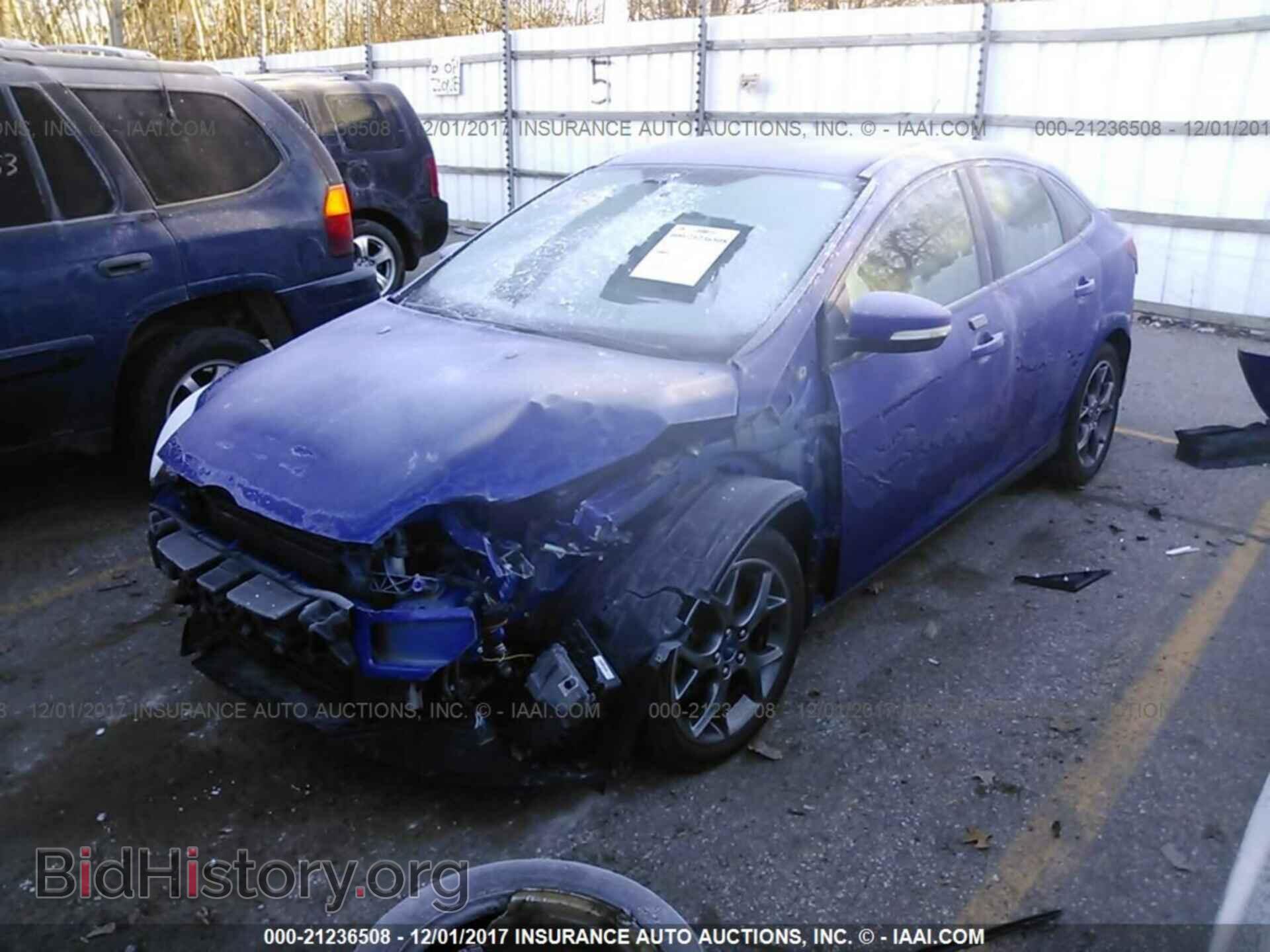 2013 Ford Focus - VIN: 1FADP3F28DL176571 - Photo 2