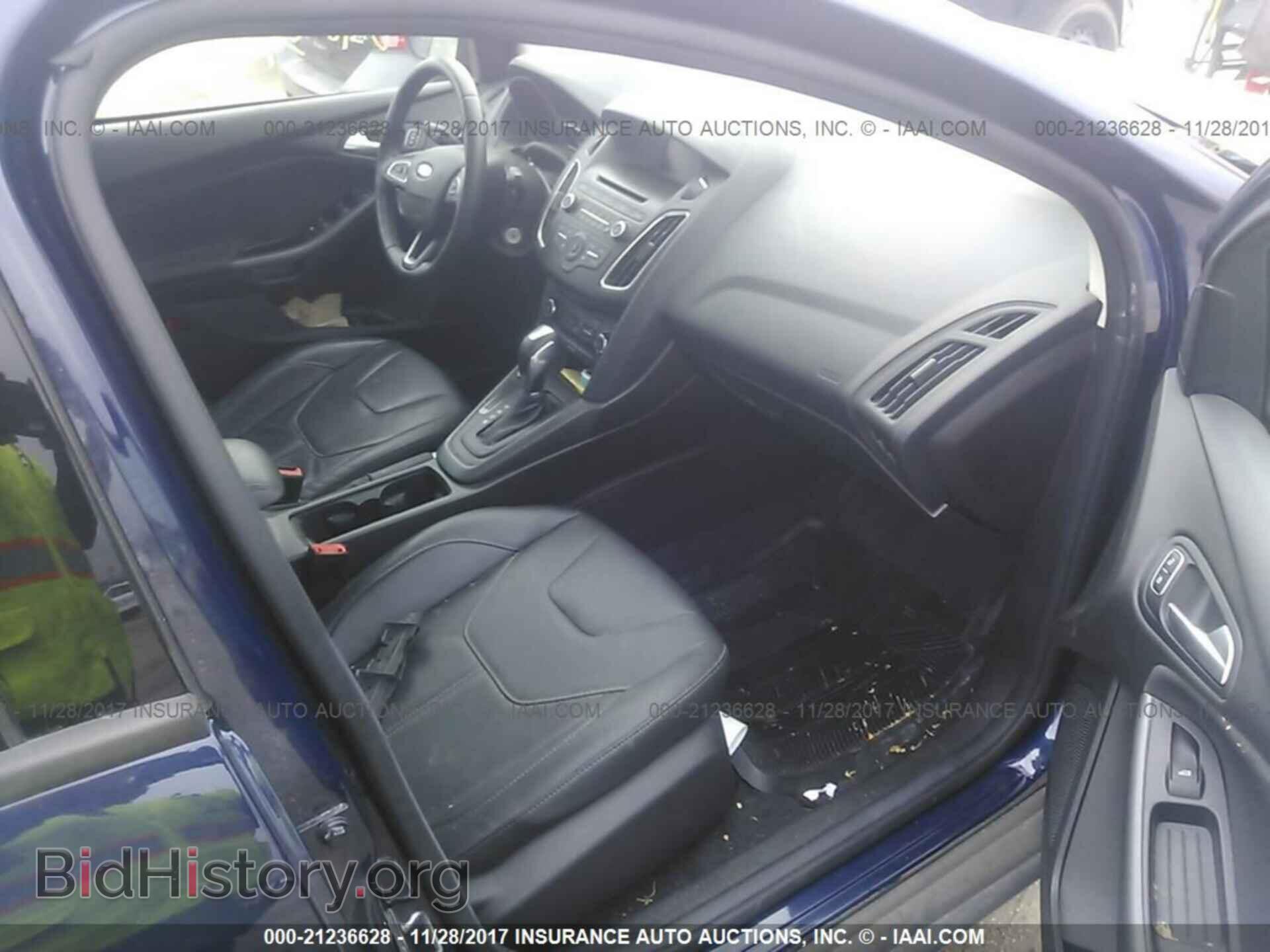 2016 Ford Focus - VIN: 1FADP3F20GL390250 - Photo 5