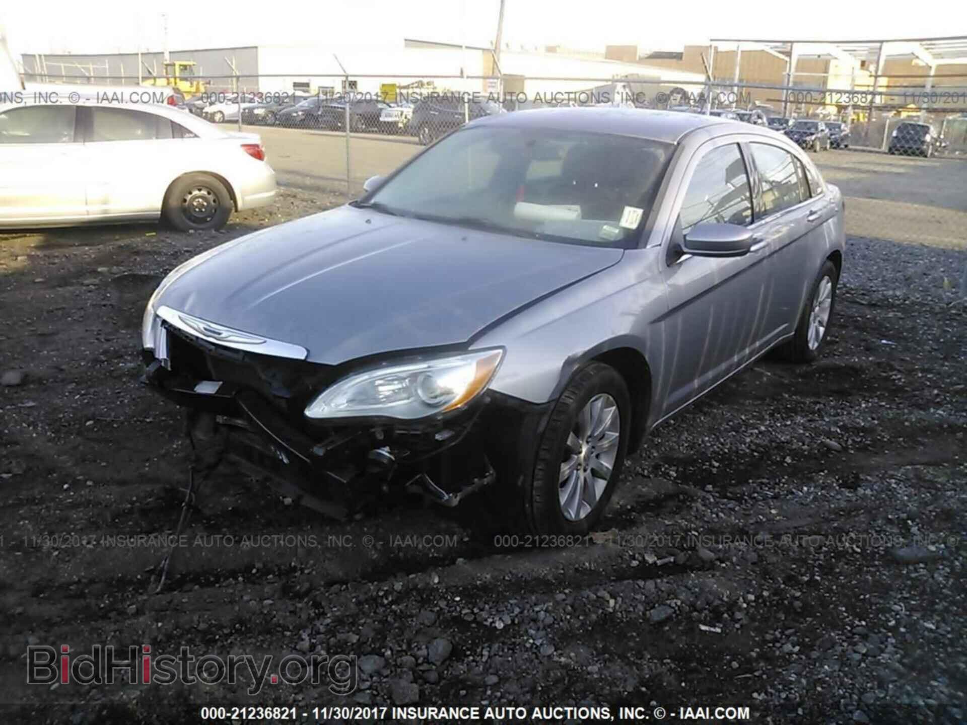 2013 Chrysler 200 - VIN: 1C3CCBBB3DN665616 - Photo 2