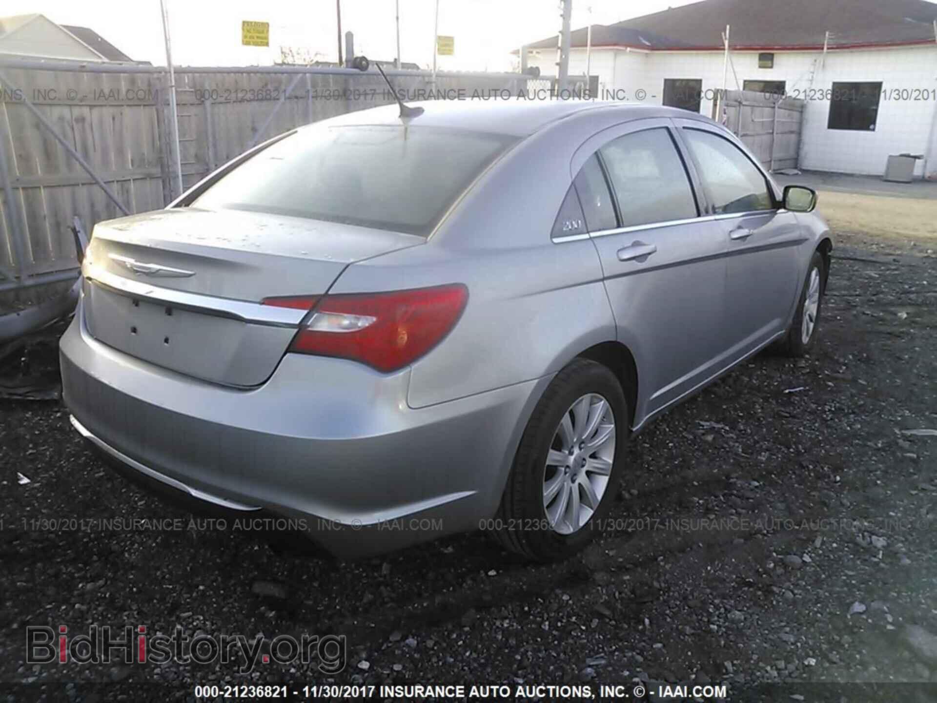 2013 Chrysler 200 - VIN: 1C3CCBBB3DN665616 - Photo 4
