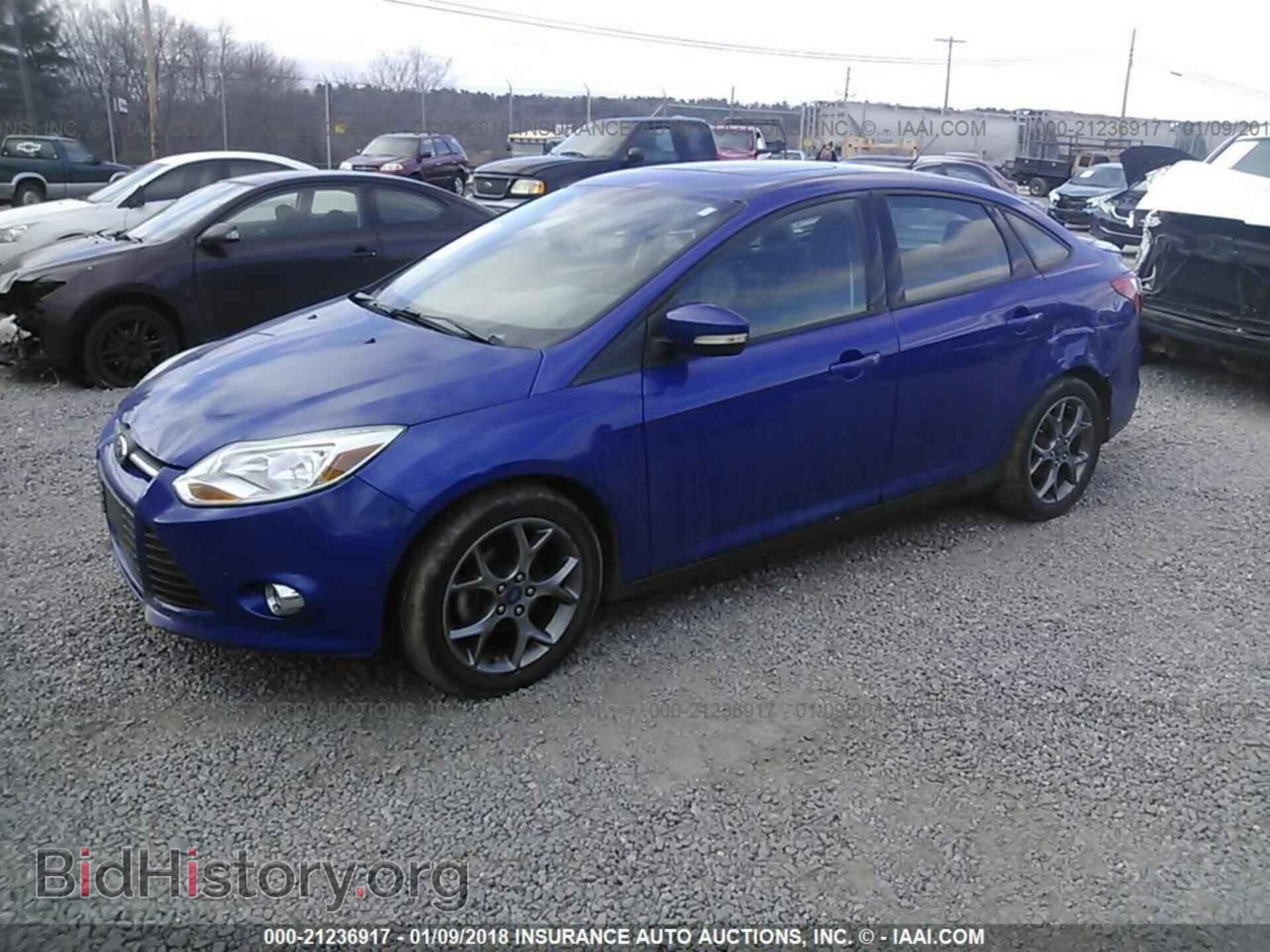 2013 Ford Focus - VIN: 1FADP3F23DL171570 - Photo 2