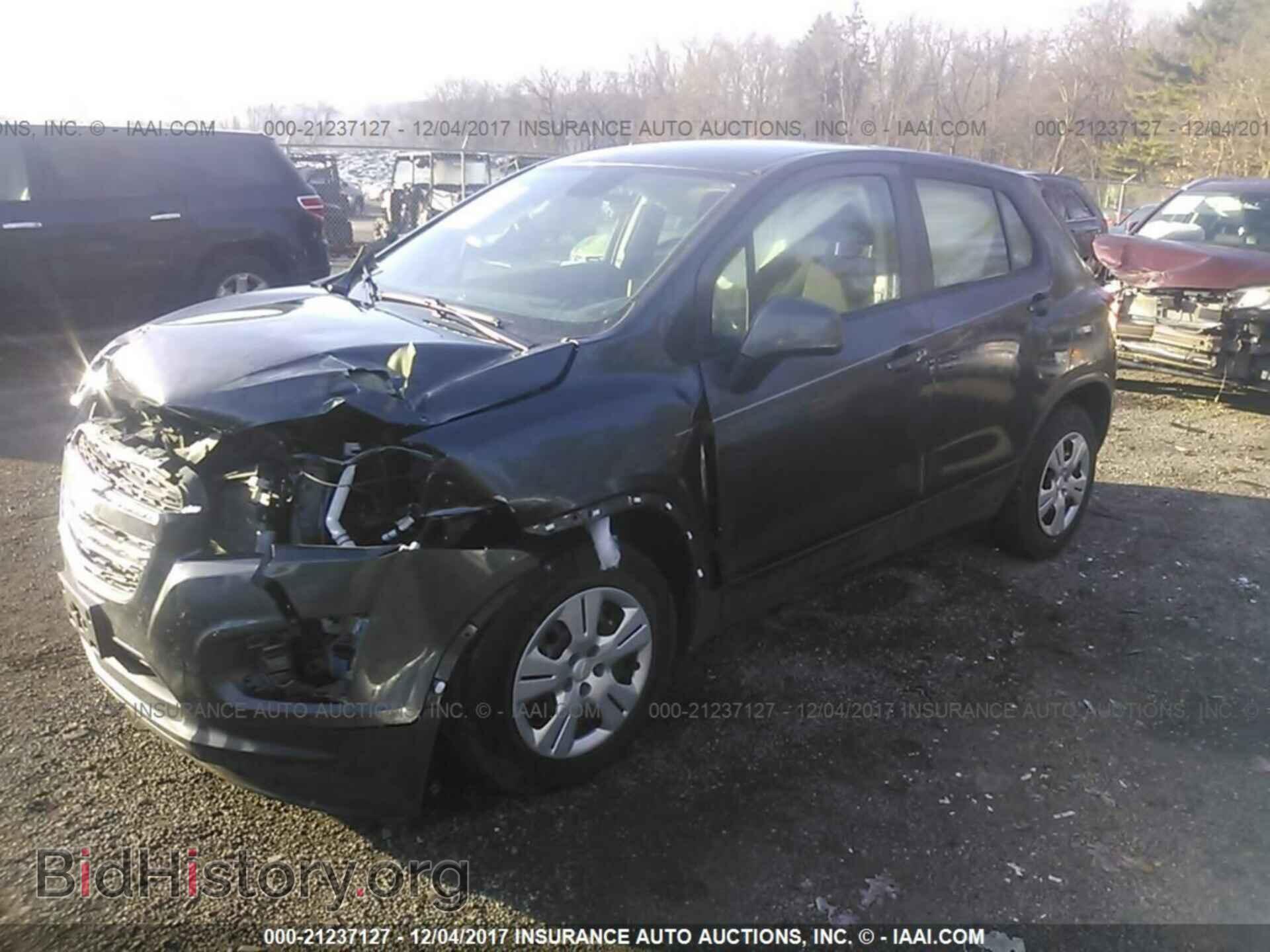 2016 Chevrolet Trax - VIN: 3GNCJKSB3GL222153 - Фото 2